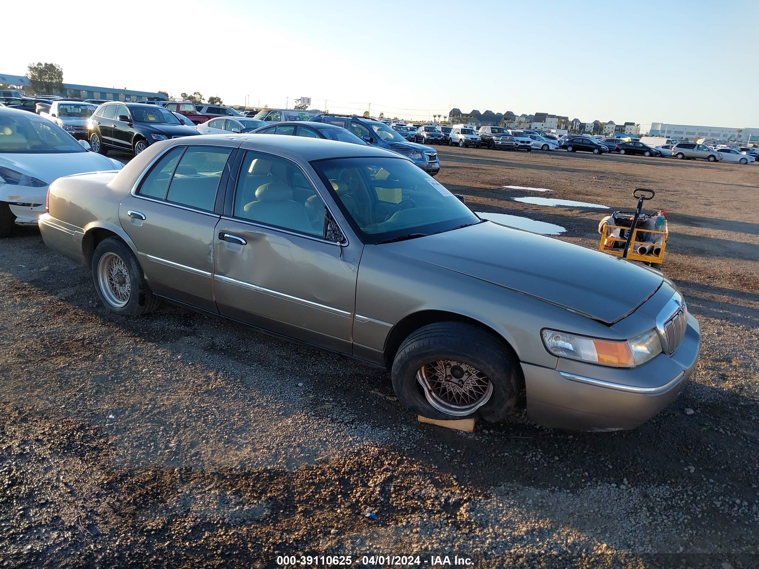 MERCURY GRAND MARQUIS 2001 2mefm75w51x618923