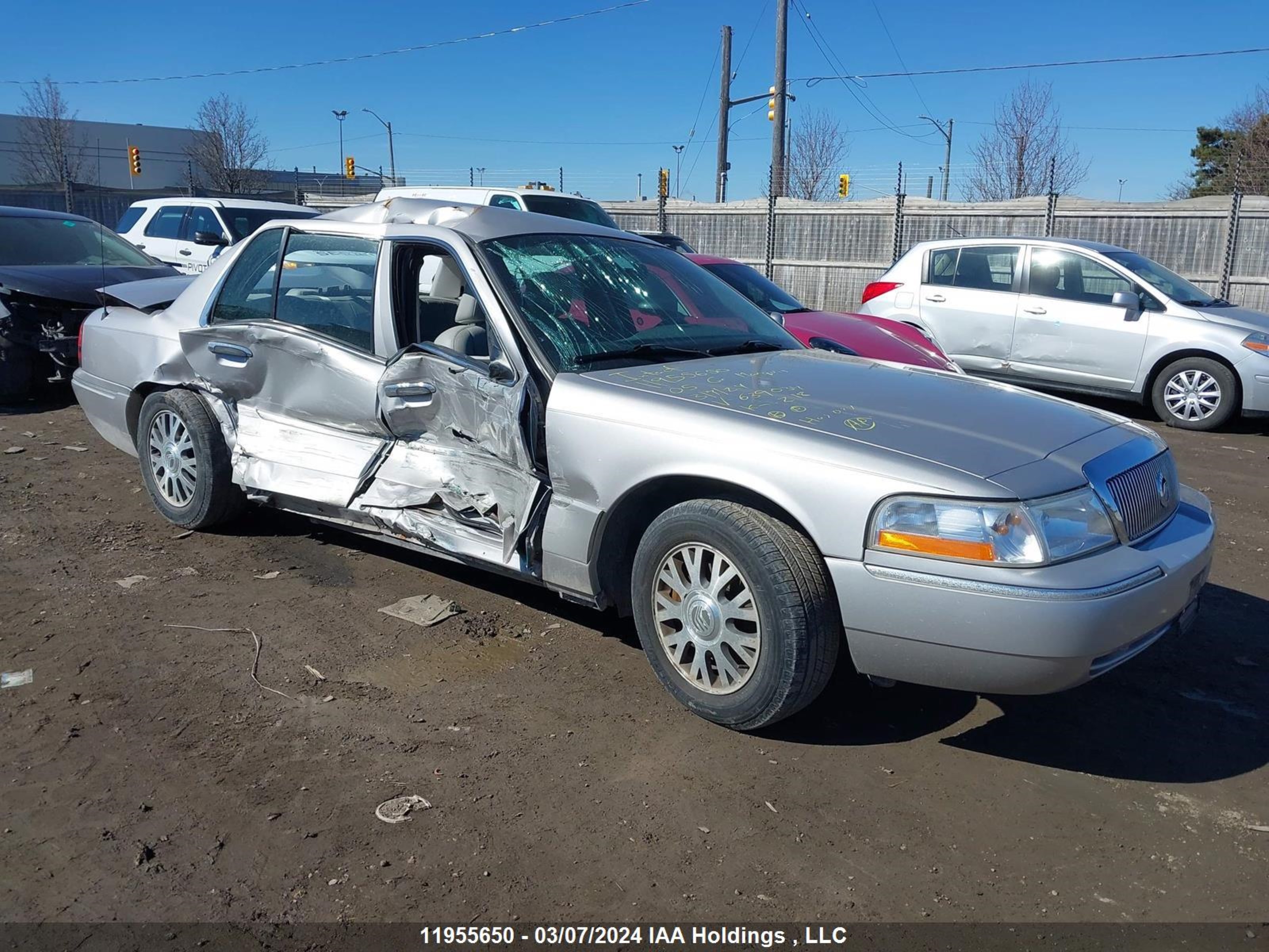 MERCURY GRAND MARQUIS 2005 2mefm75w55x639034