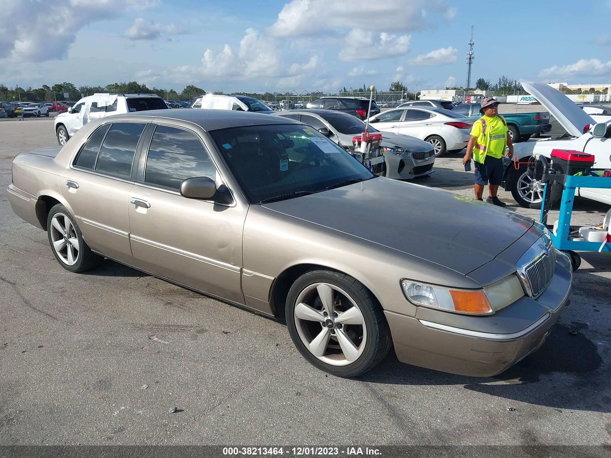 MERCURY GRAND MARQUIS 2002 2mefm75w62x657103