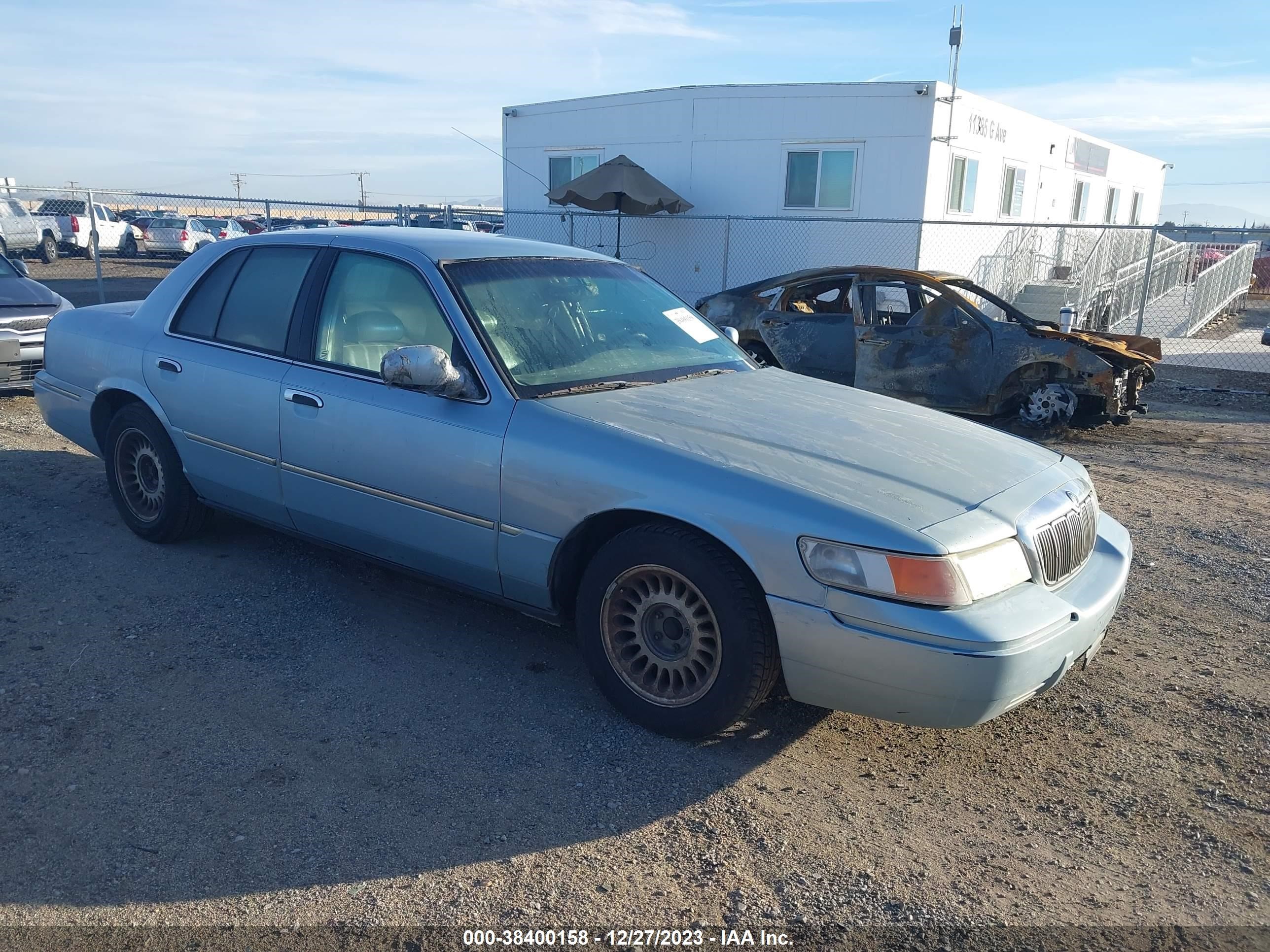 MERCURY GRAND MARQUIS 2002 2mefm75w72x654016