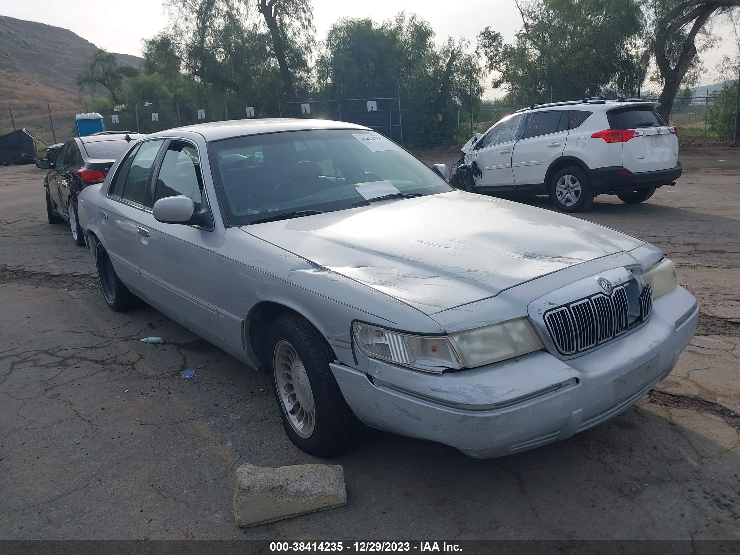 MERCURY GRAND MARQUIS 2002 2mefm75w72x661368