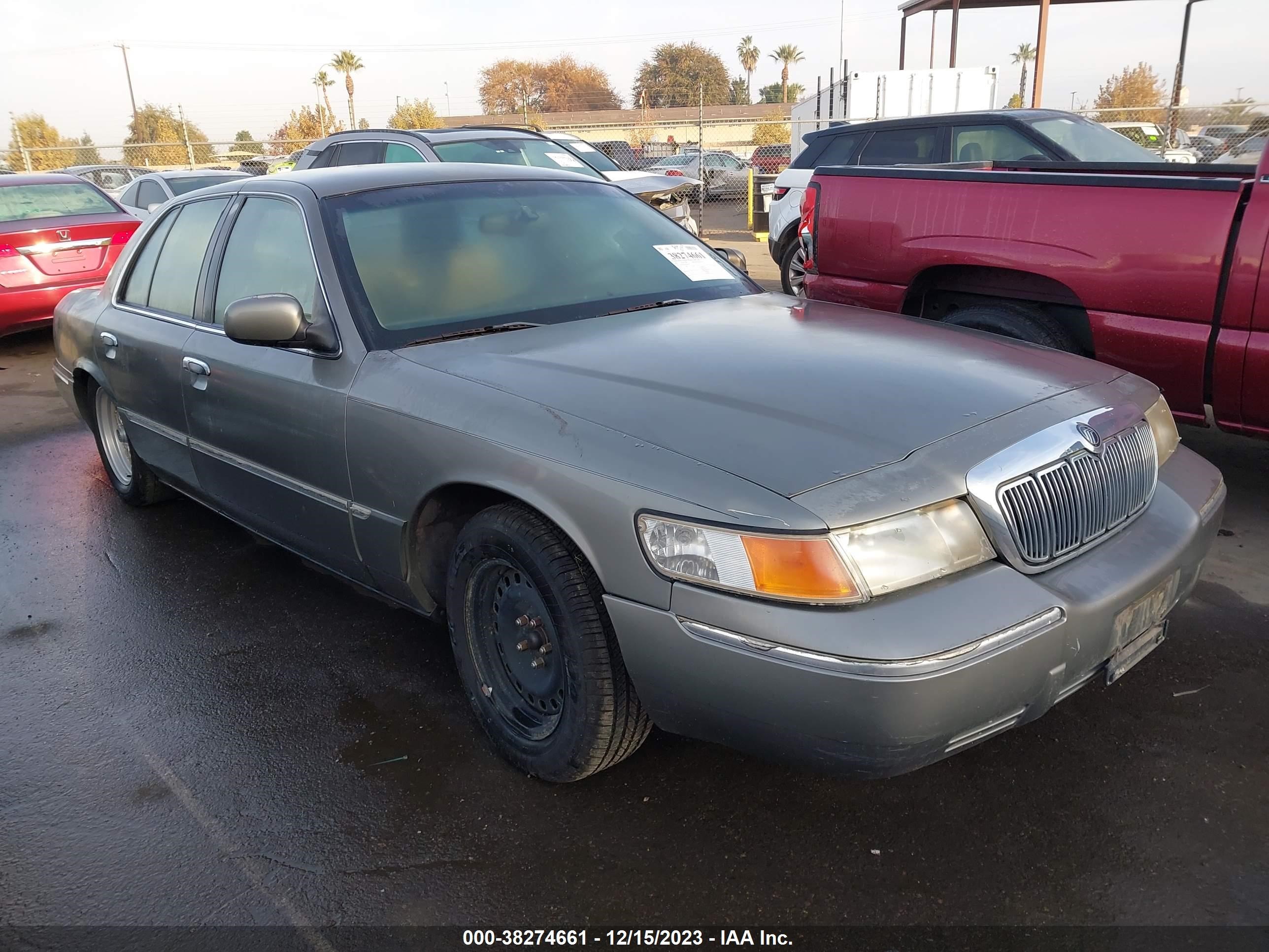 MERCURY GRAND MARQUIS 2001 2mefm75w81x681207