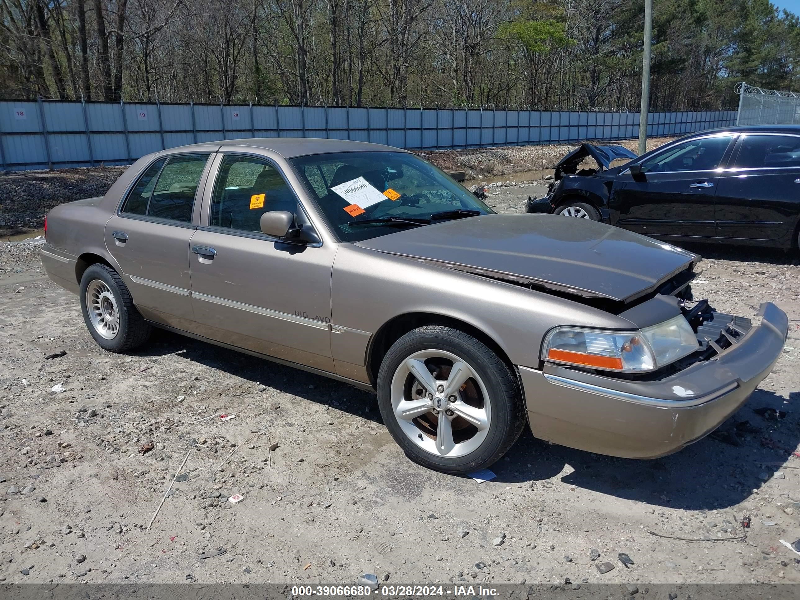 MERCURY GRAND MARQUIS 2004 2mefm75wx4x630859