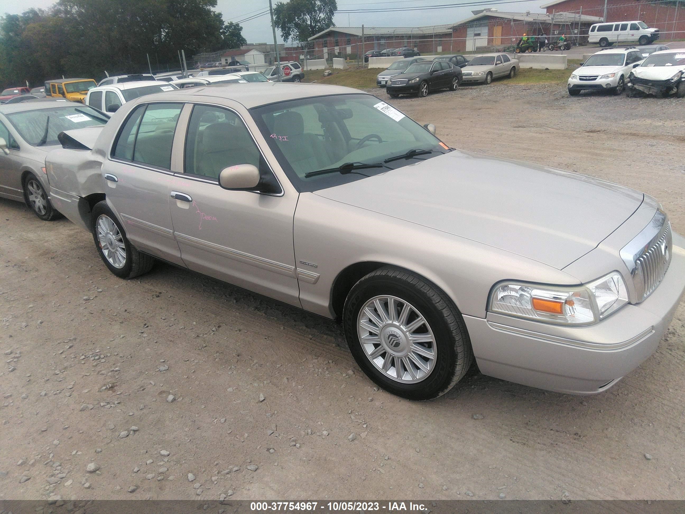 MERCURY GRAND MARQUIS 2009 2mehm75v79x610446