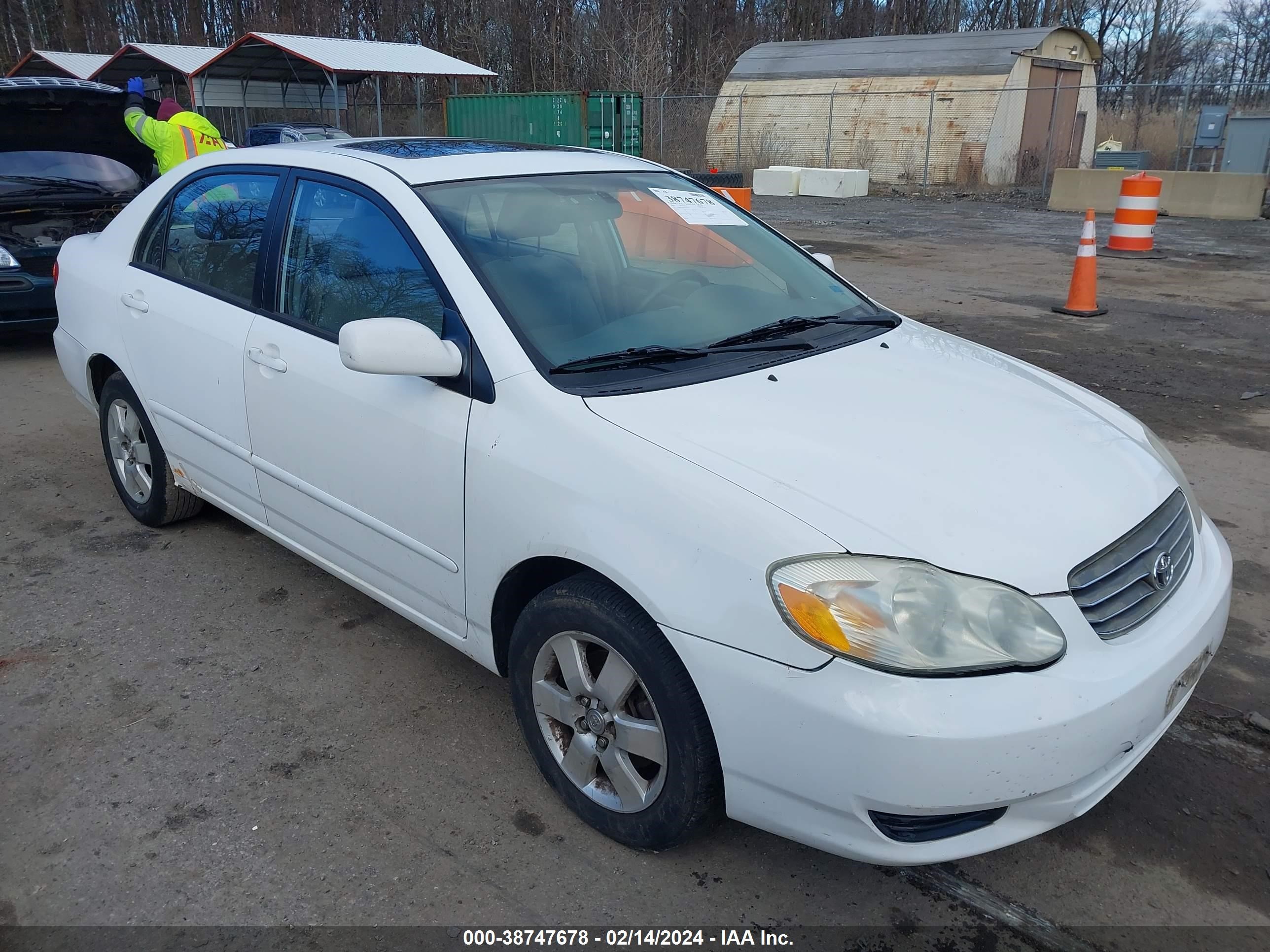 TOYOTA COROLLA 2004 2t1br32e04c188359