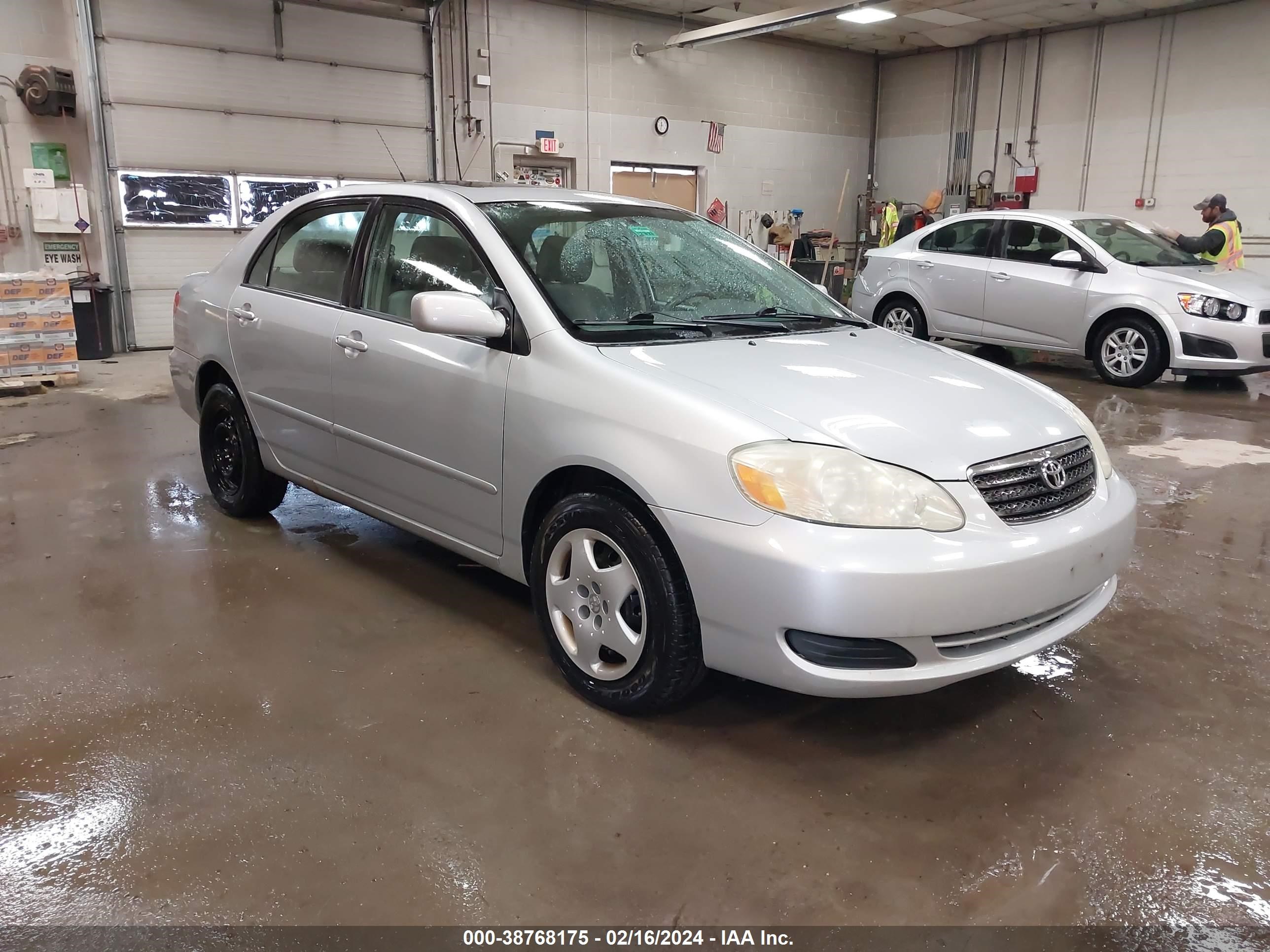 TOYOTA COROLLA 2005 2t1br32e05c507924