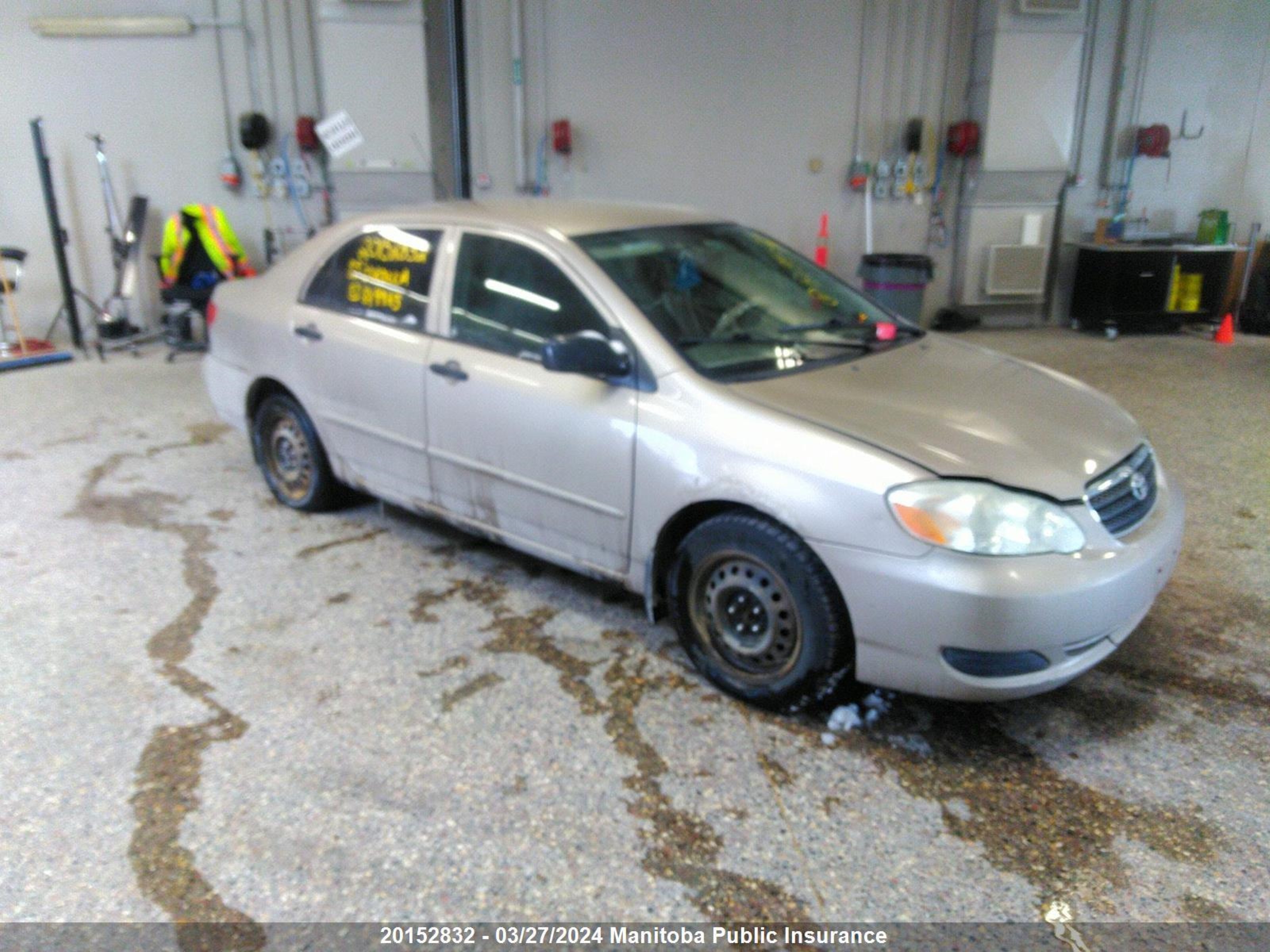 TOYOTA COROLLA 2005 2t1br32e35c849965