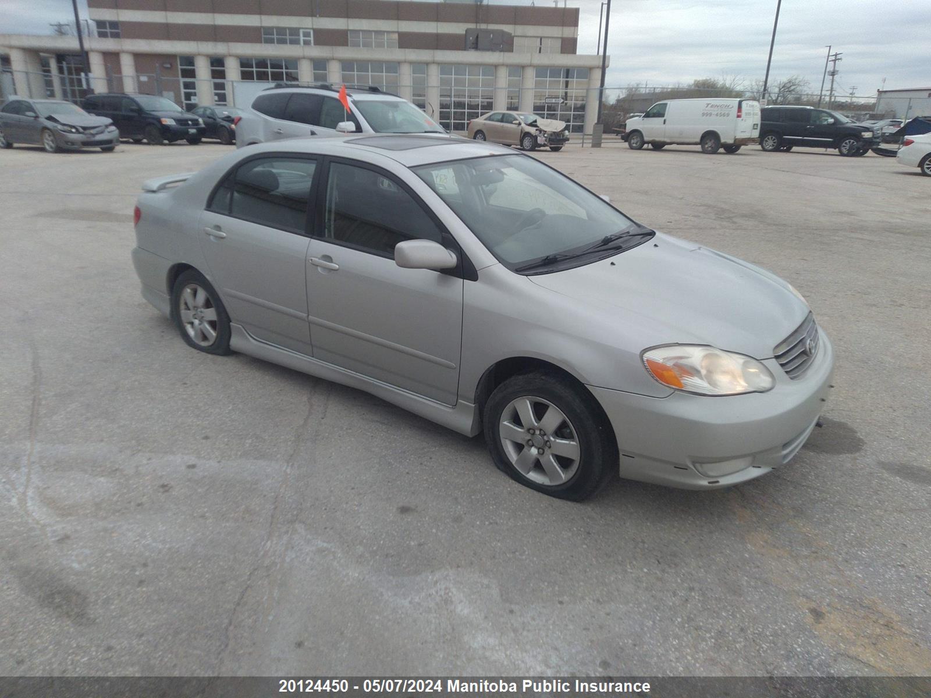 TOYOTA COROLLA 2004 2t1br32e64c824525