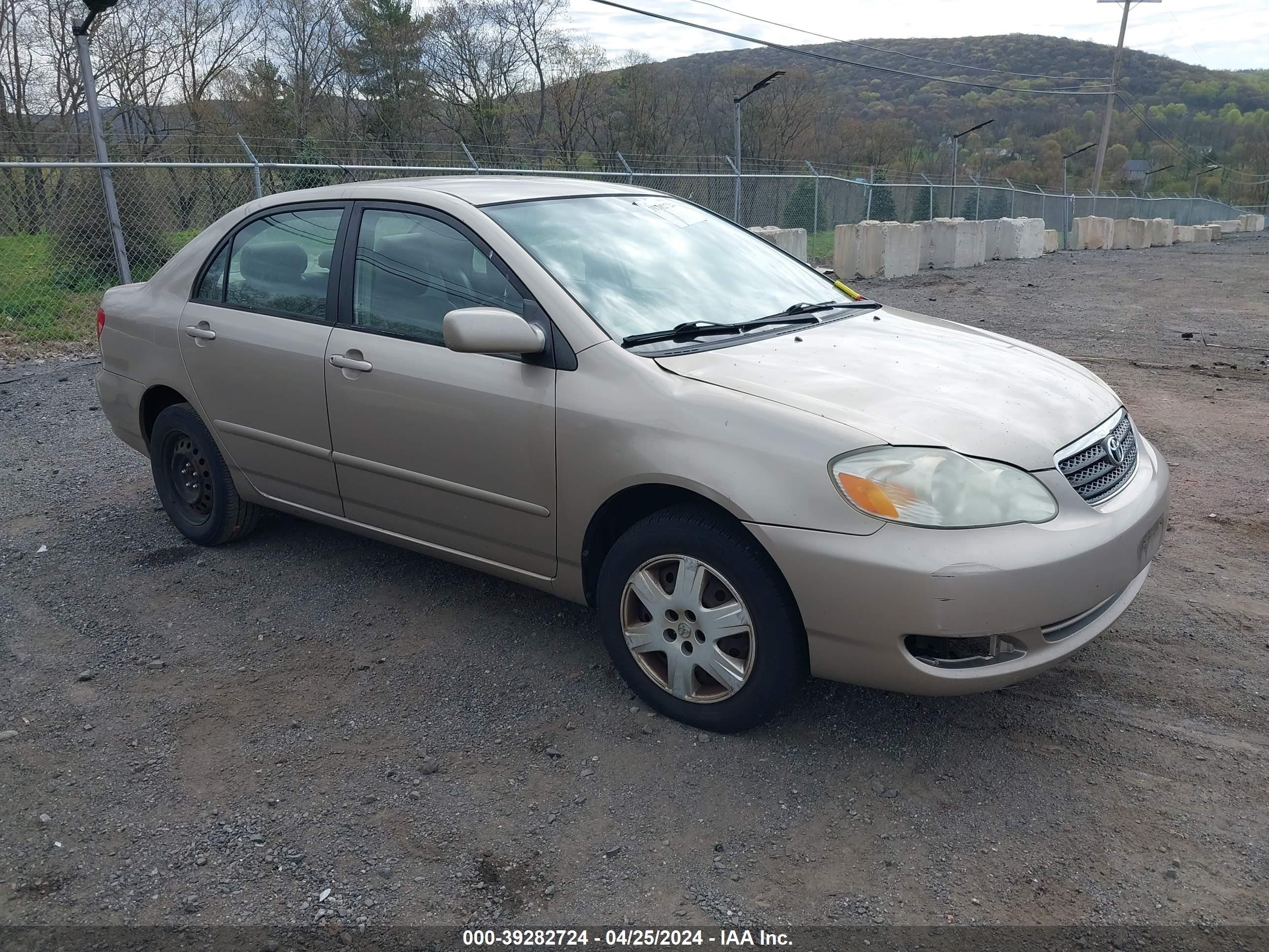 TOYOTA COROLLA 2005 2t1br32e75c378273