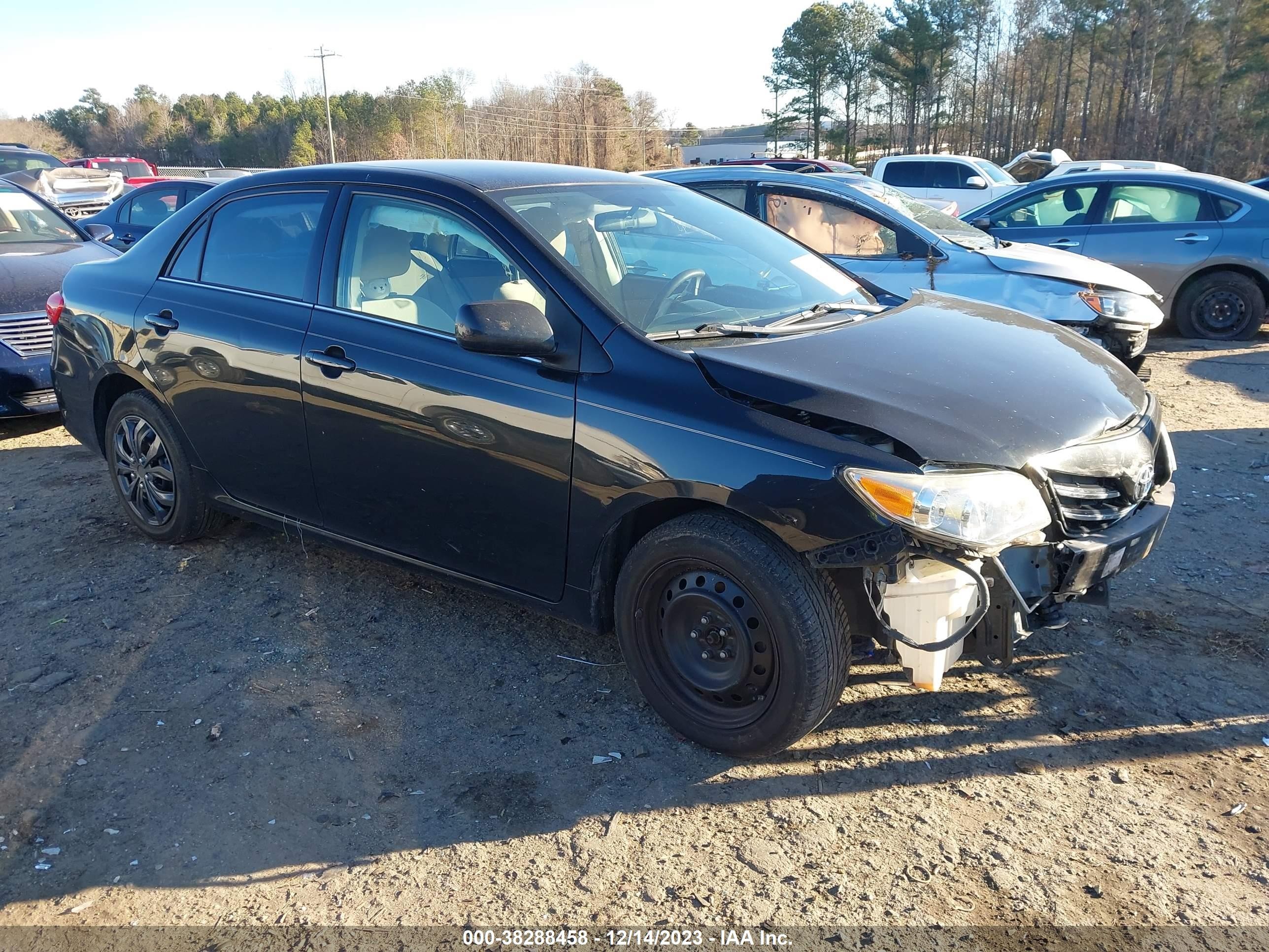 TOYOTA COROLLA 2013 2t1bu4ee2dc993845