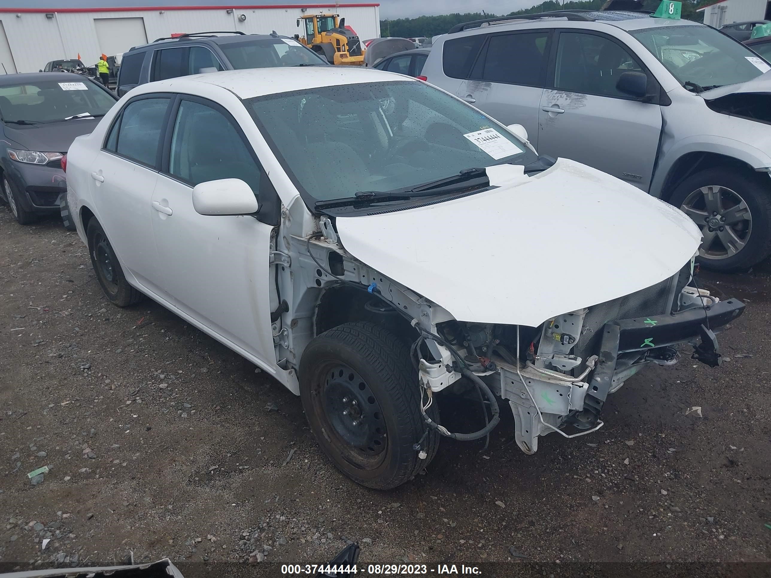 TOYOTA COROLLA 2013 2t1bu4ee3dc011322