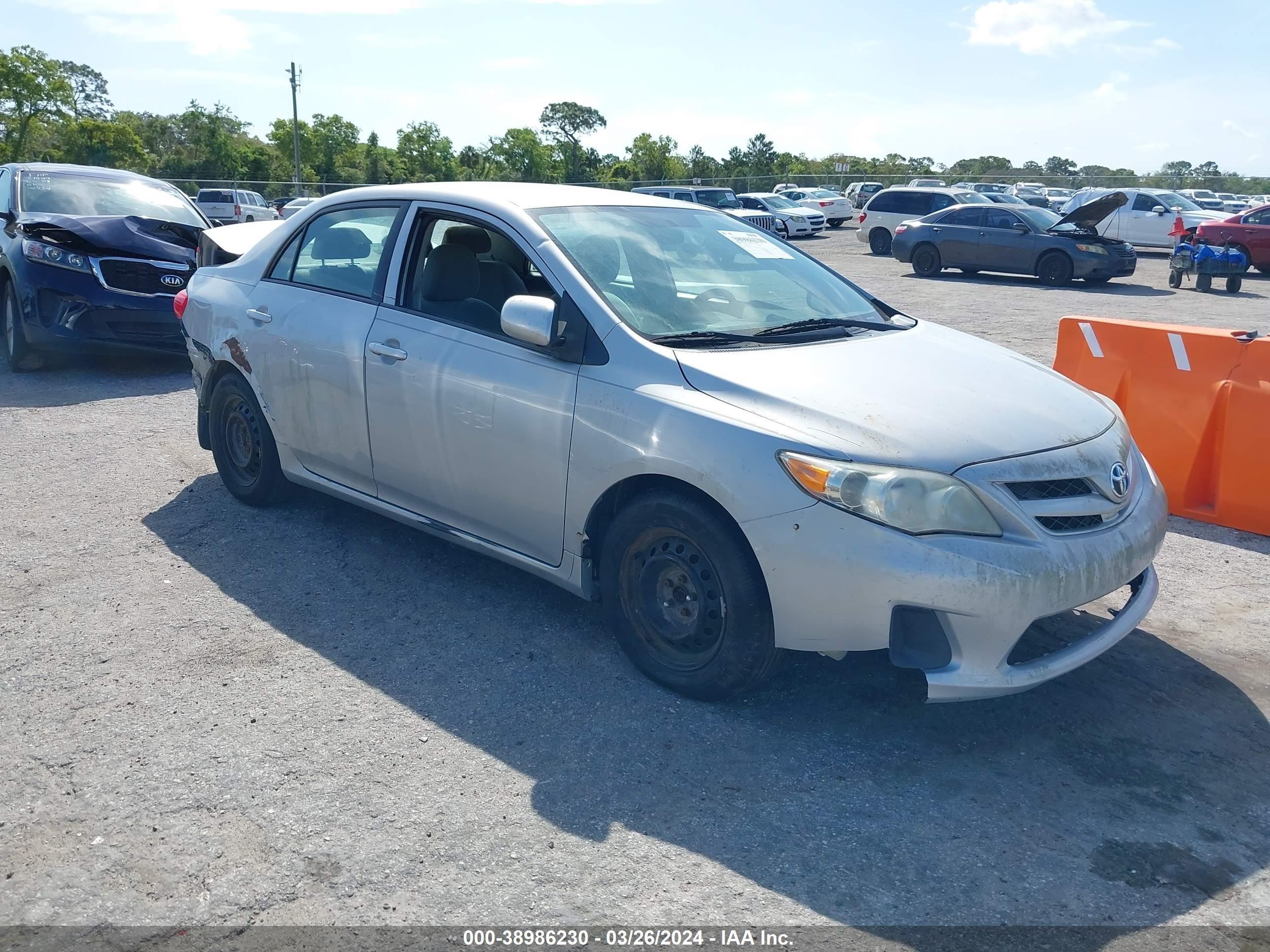 TOYOTA COROLLA 2013 2t1bu4ee3dc953449