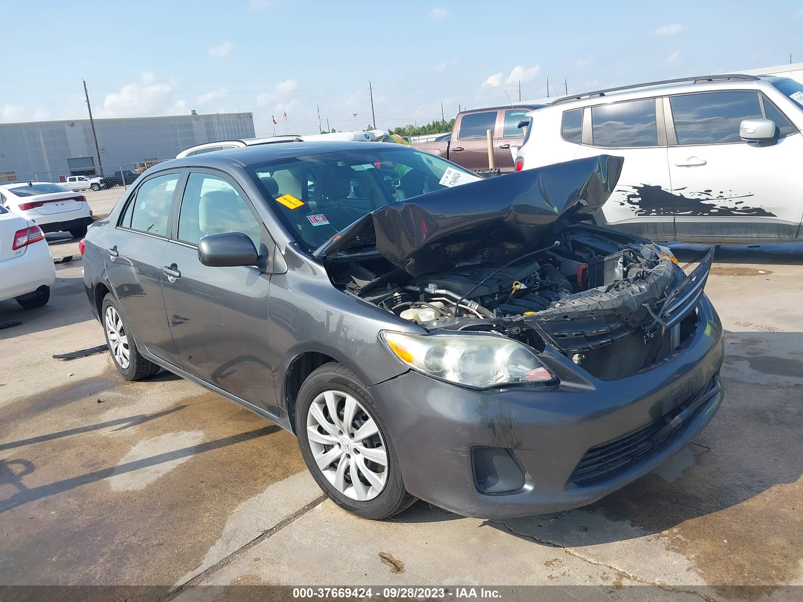 TOYOTA COROLLA 2013 2t1bu4ee4dc036536