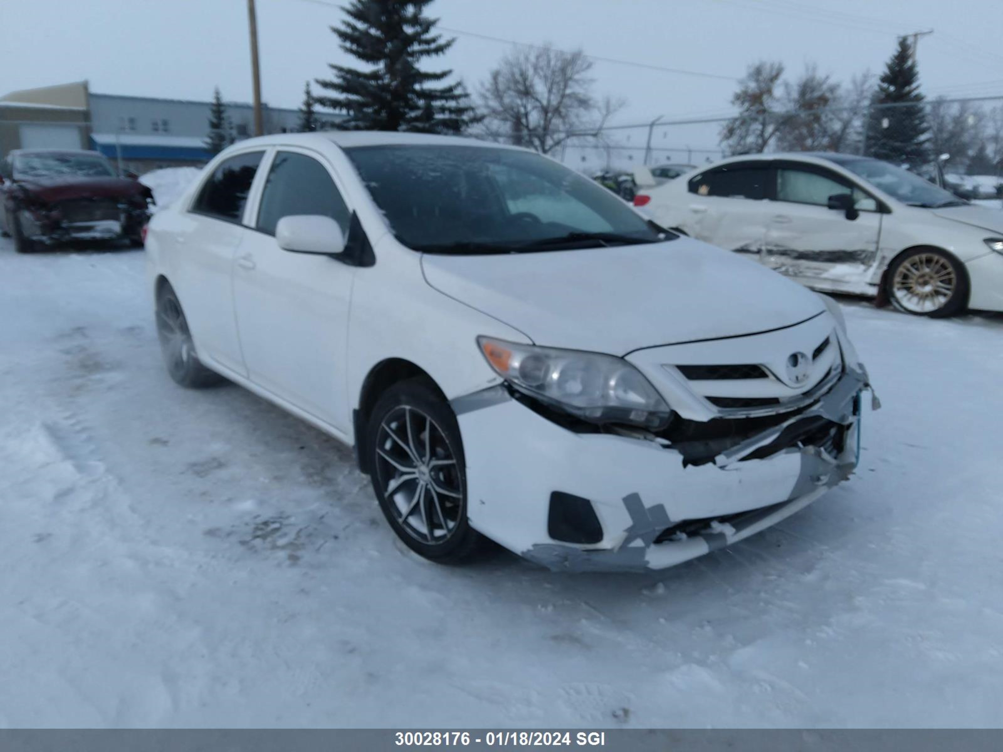 TOYOTA COROLLA 2013 2t1bu4ee4dc054566