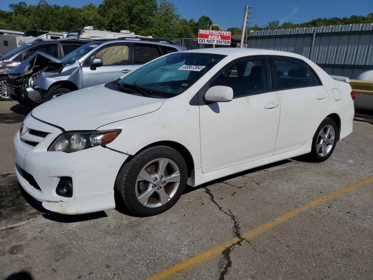 TOYOTA COROLLA 2013 2t1bu4ee4dc964931