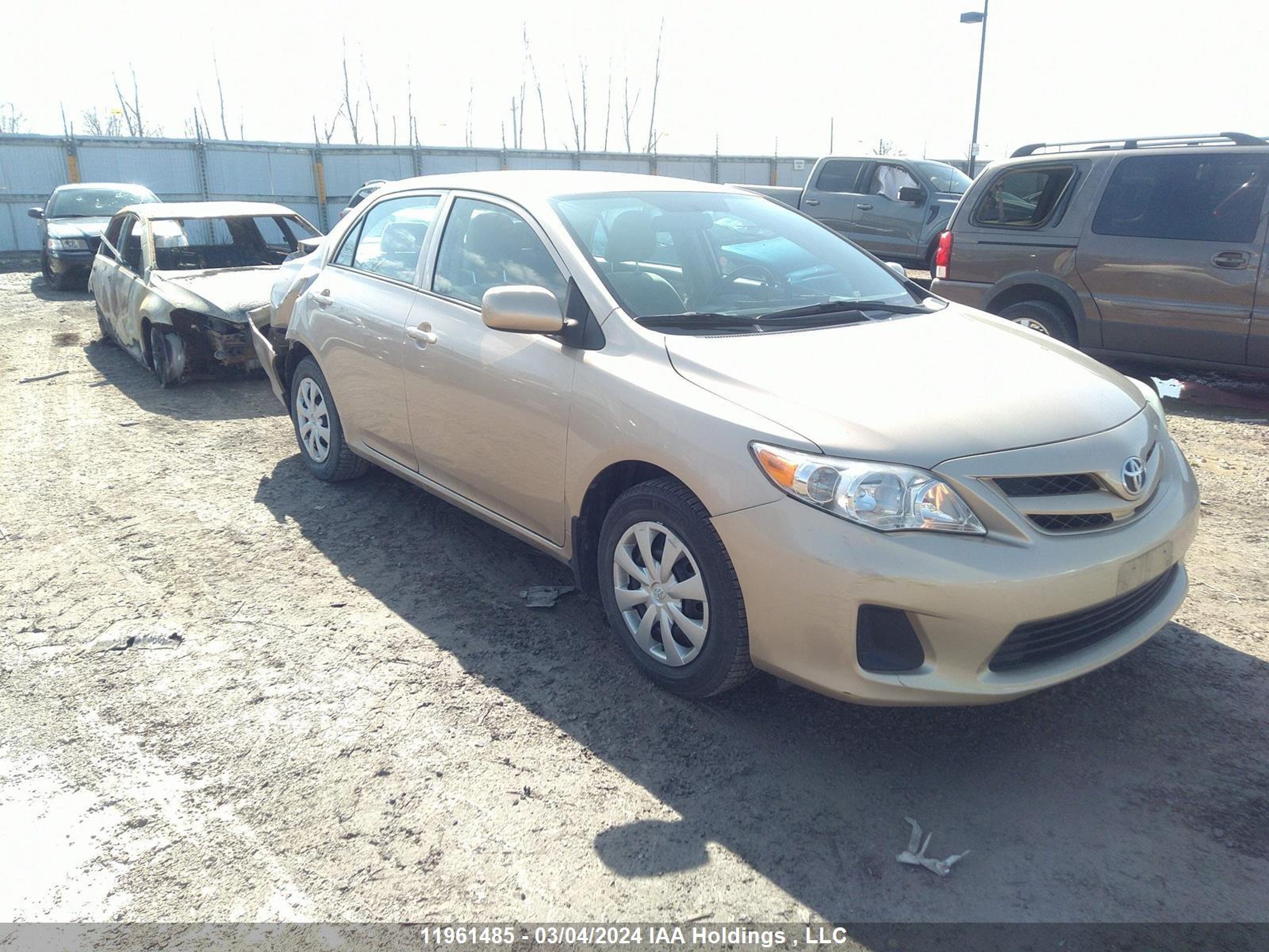 TOYOTA COROLLA 2013 2t1bu4ee5dc026534