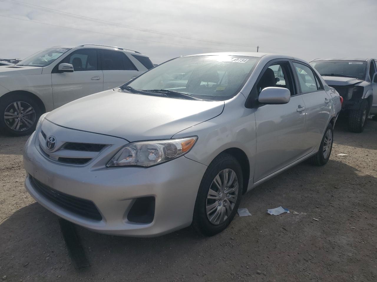 TOYOTA COROLLA 2011 2t1bu4ee8bc565338