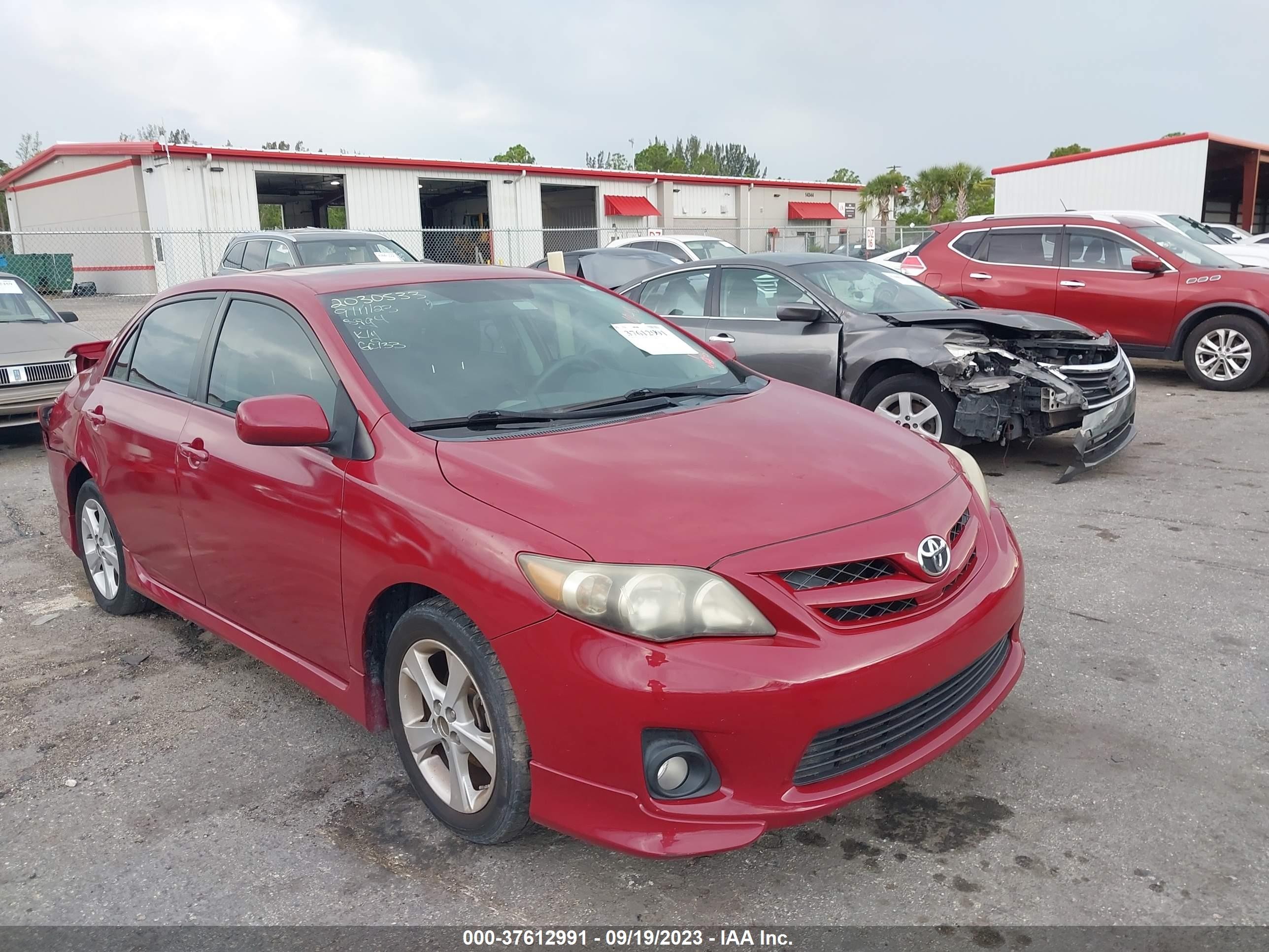 TOYOTA COROLLA 2011 2t1bu4ee8bc624081