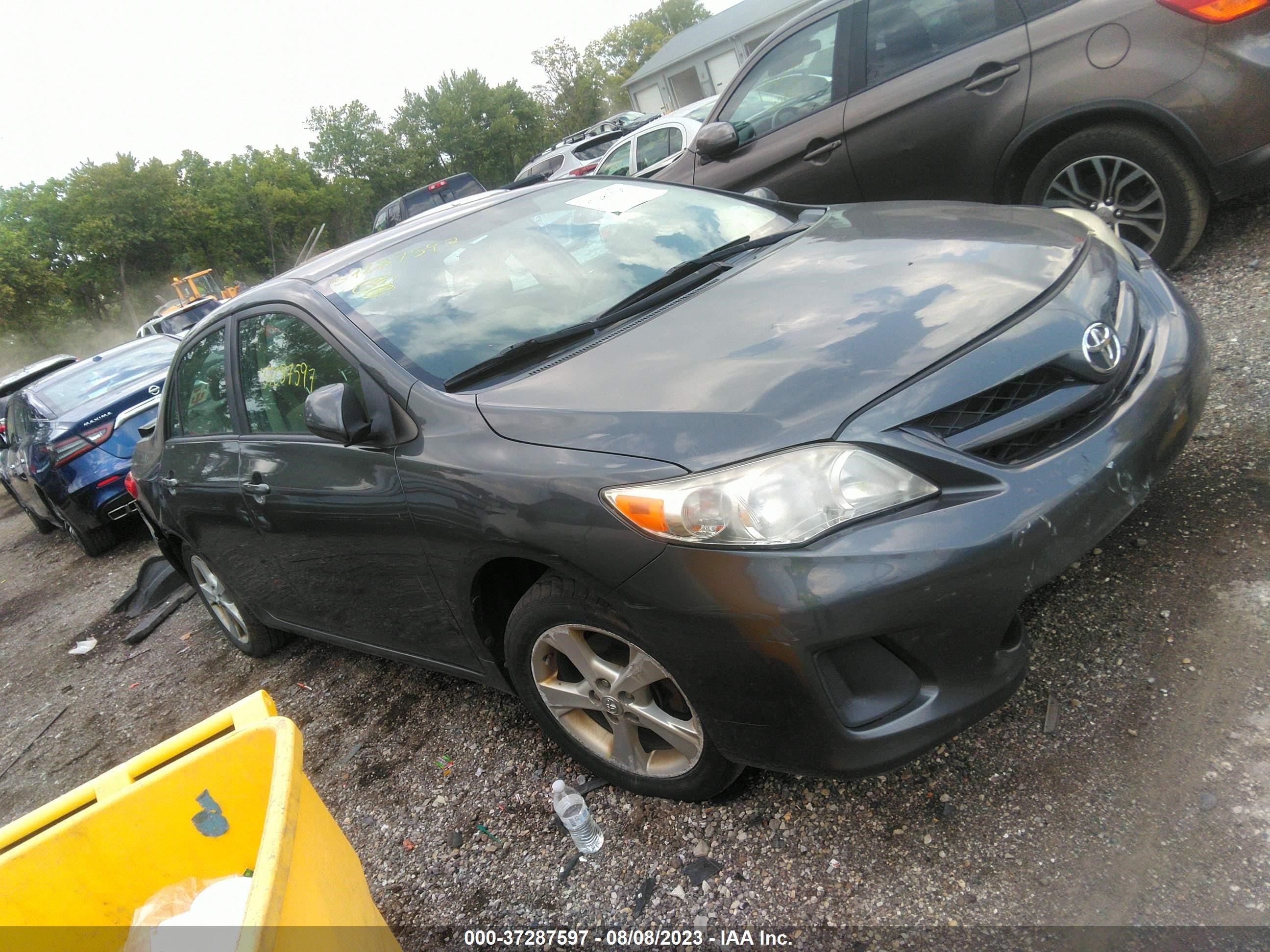 TOYOTA COROLLA 2011 2t1bu4ee8bc632939