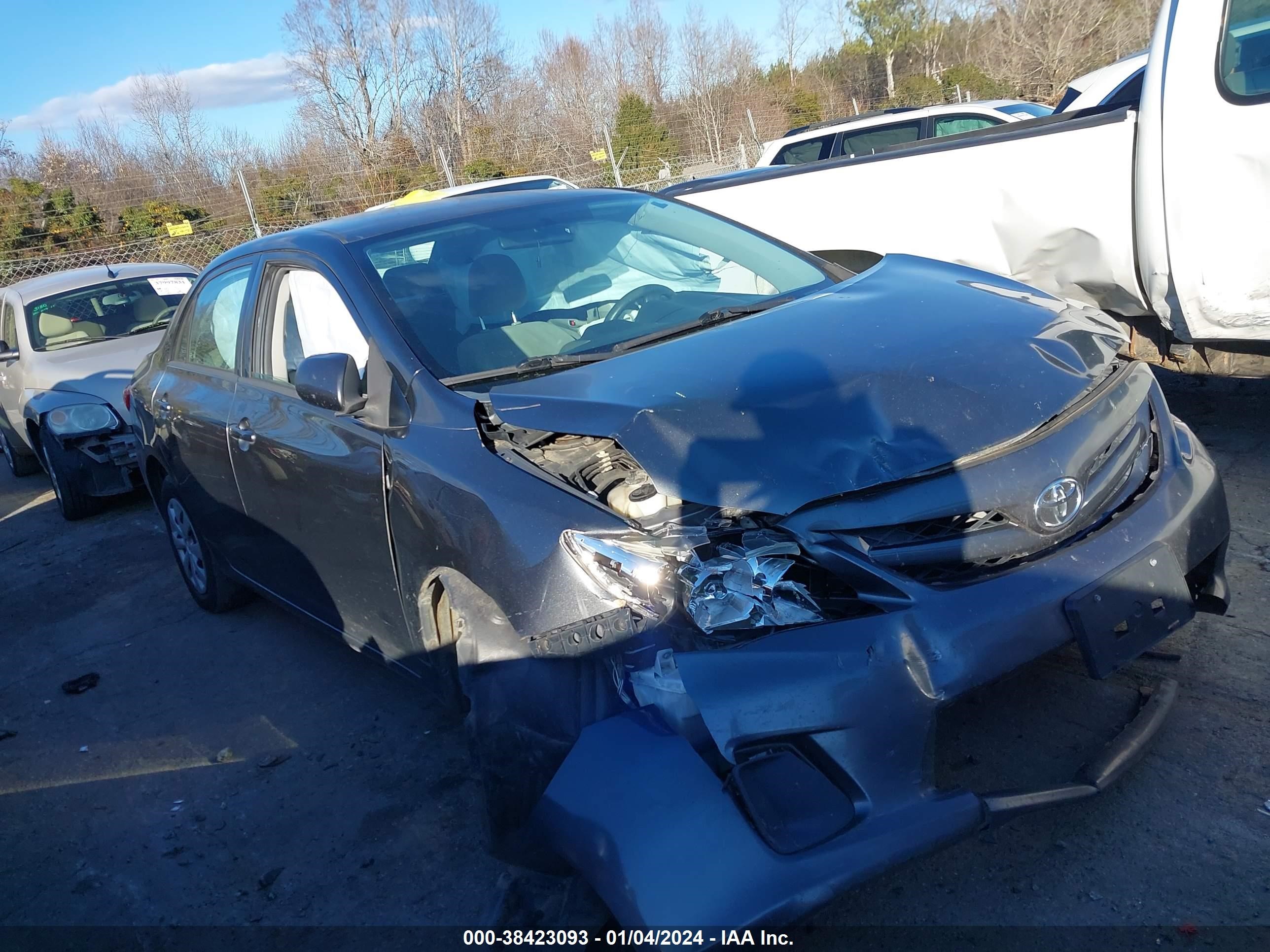 TOYOTA COROLLA 2013 2t1bu4ee9dc120447