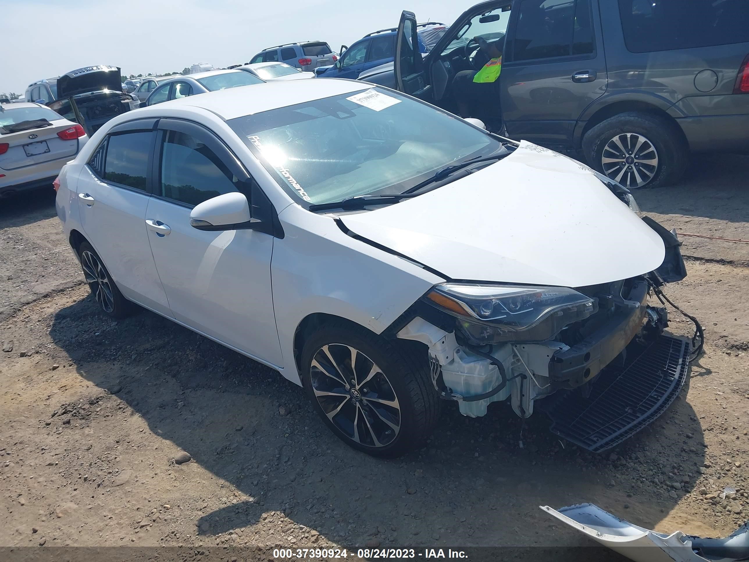 TOYOTA COROLLA 2017 2t1burhe4hc882437