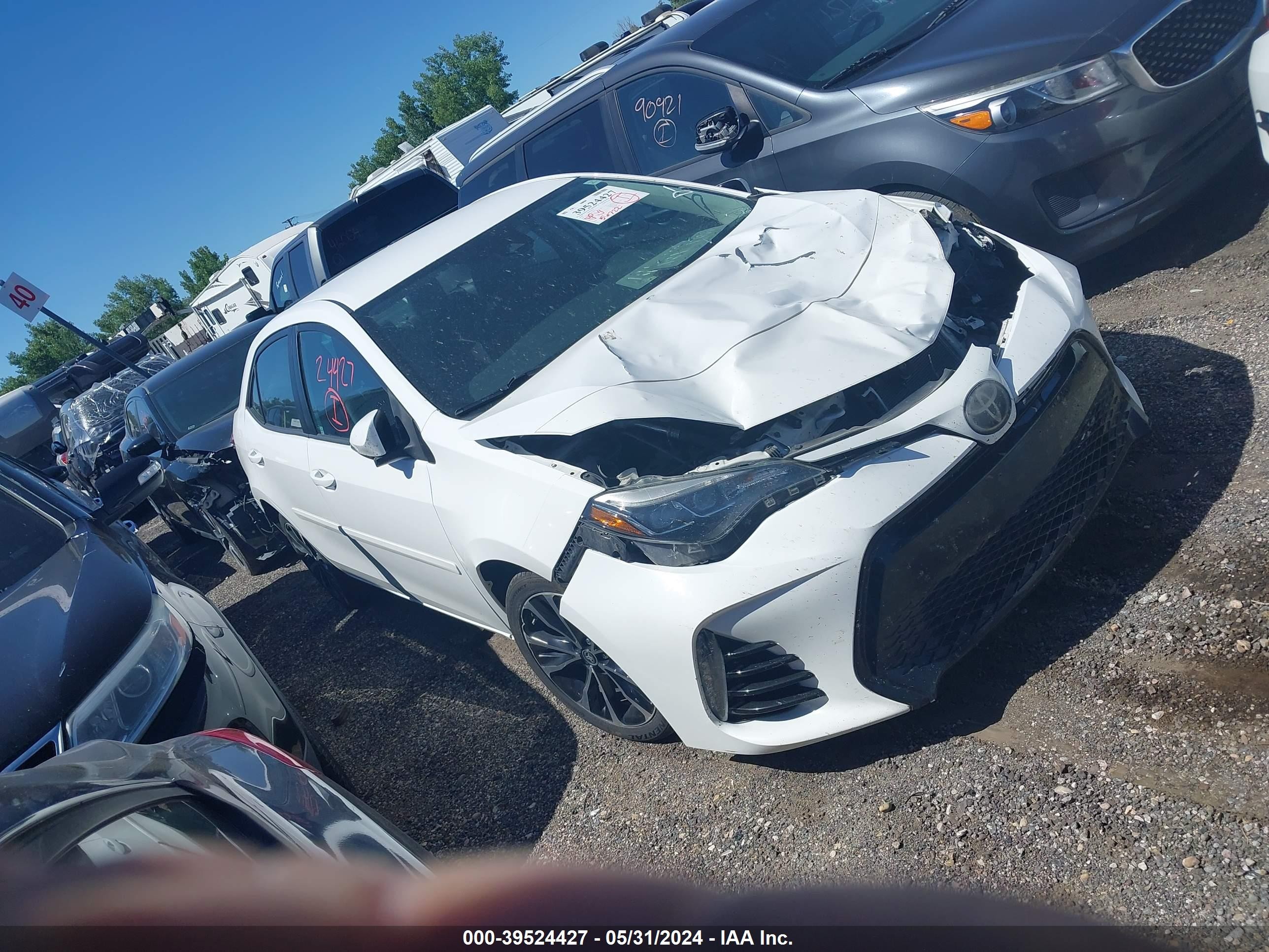 TOYOTA COROLLA 2018 2t1burhe7jc046353