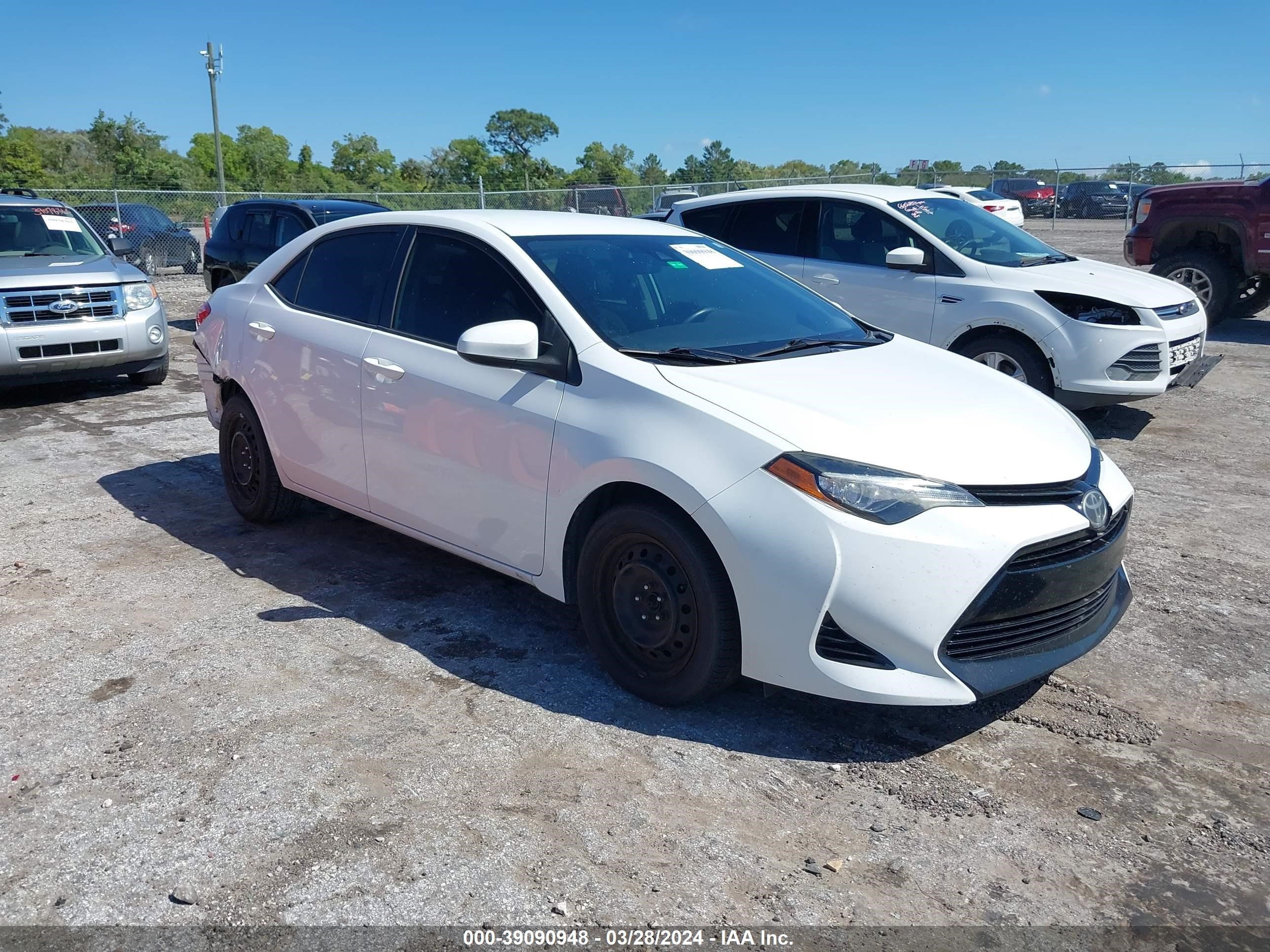 TOYOTA COROLLA 2017 2t1burhexhc819875