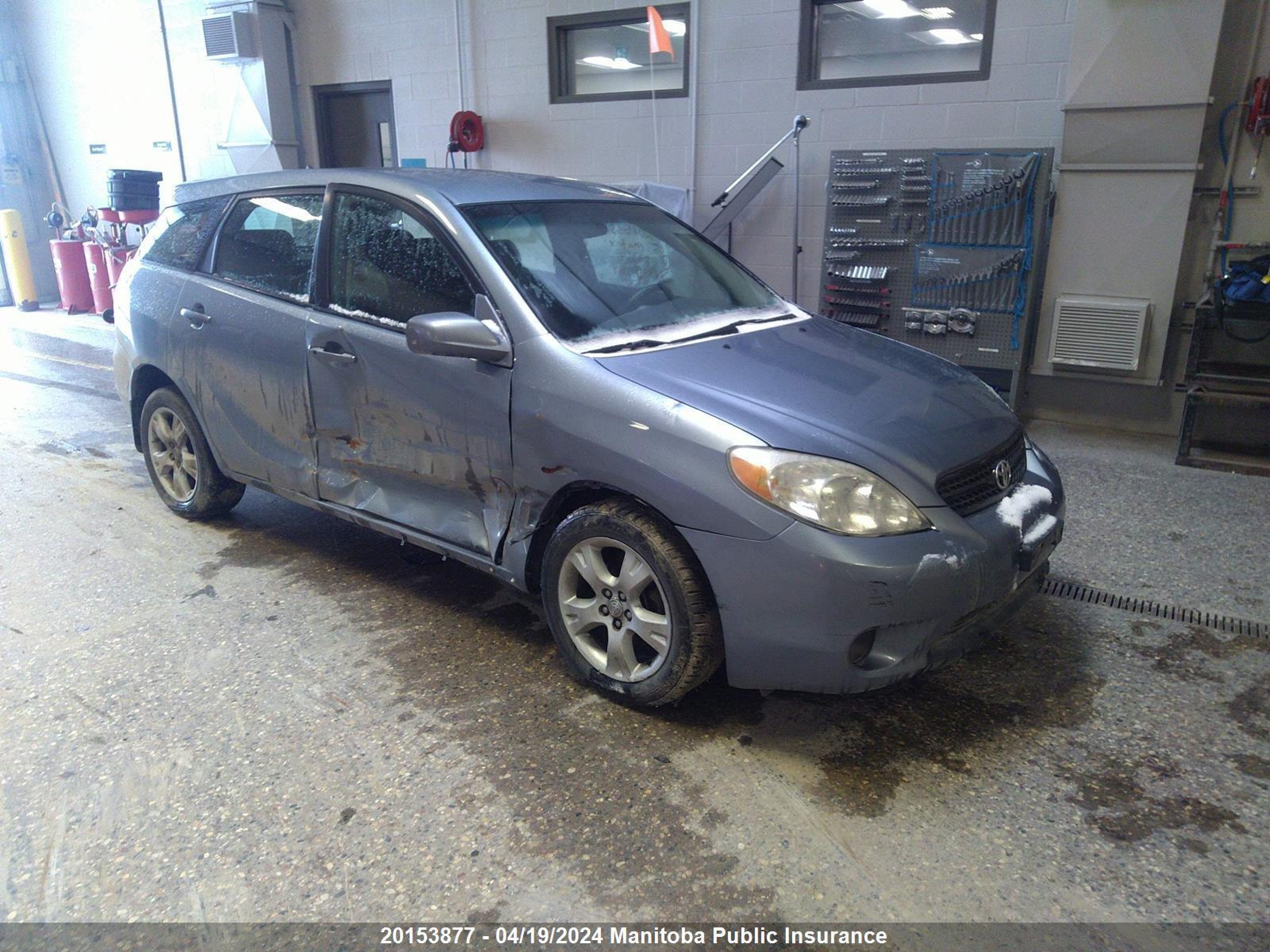 TOYOTA MATRIX 2005 2t1kr32e35c890354