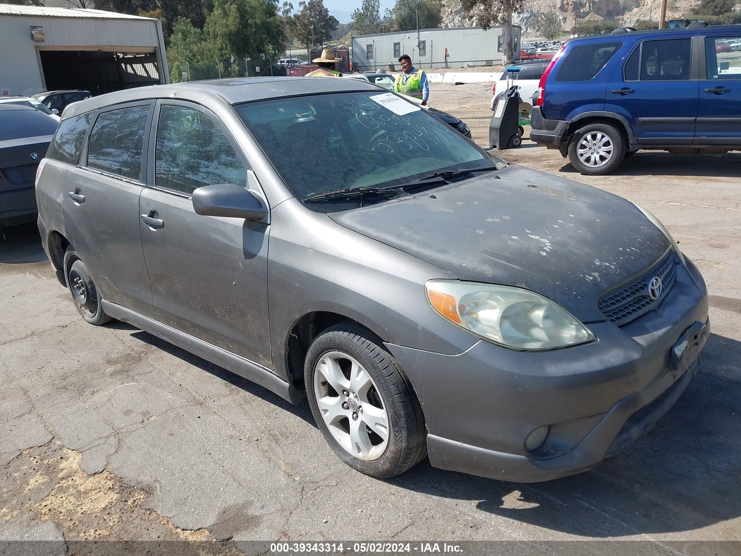 TOYOTA MATRIX 2005 2t1kr32e45c354156