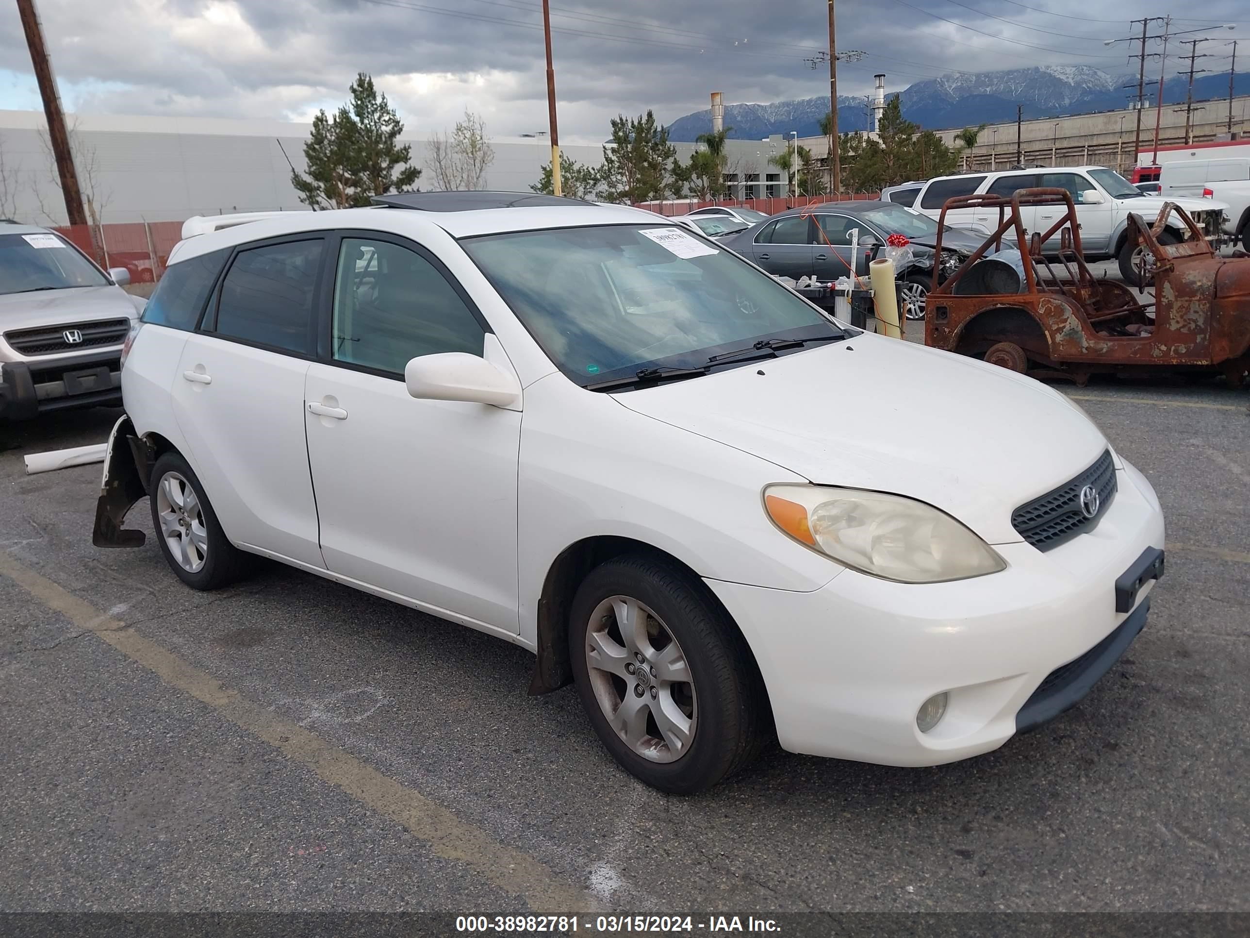 TOYOTA MATRIX 2006 2t1kr32e46c619532