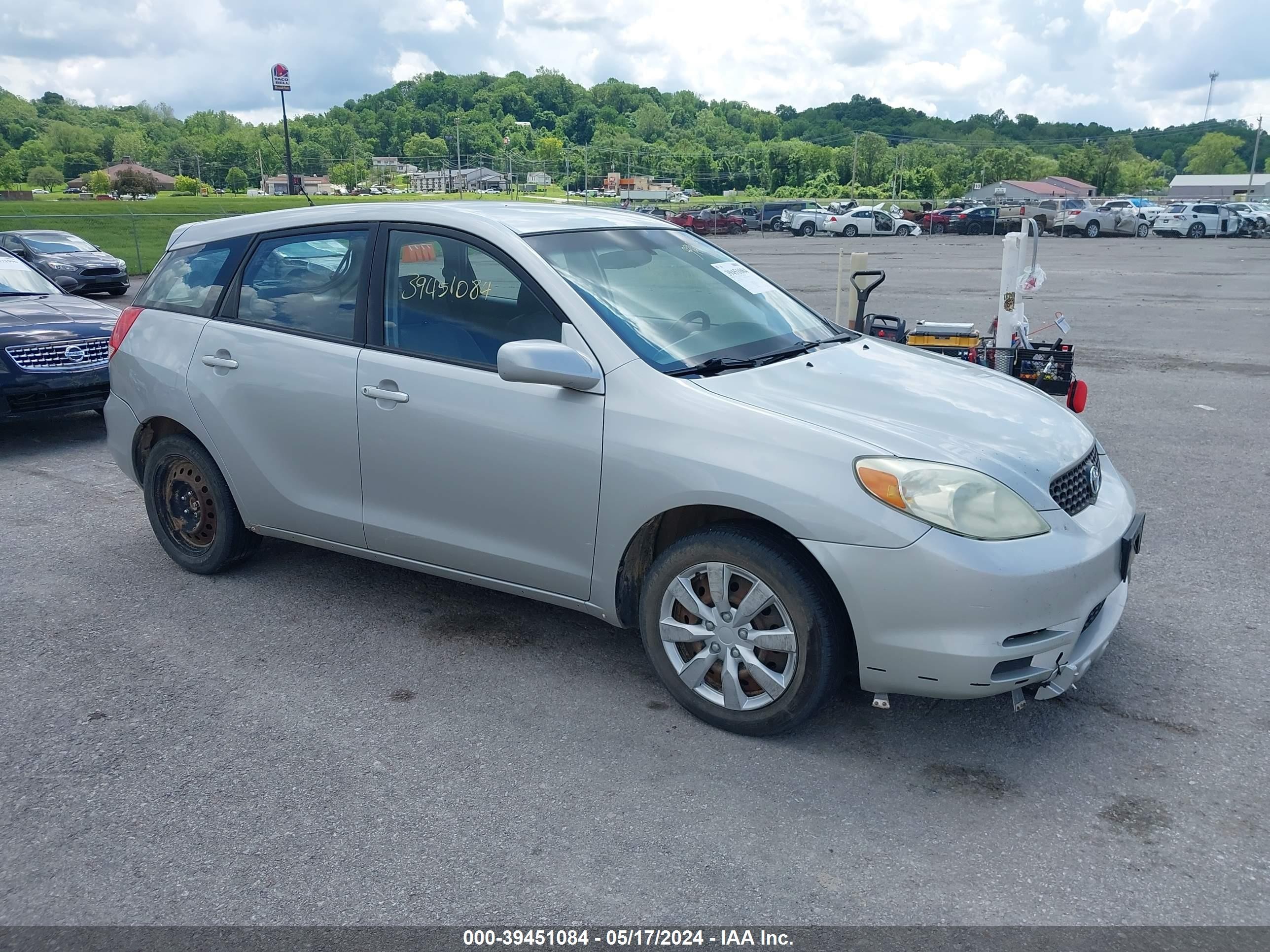 TOYOTA MATRIX 2004 2t1kr32e84c249103