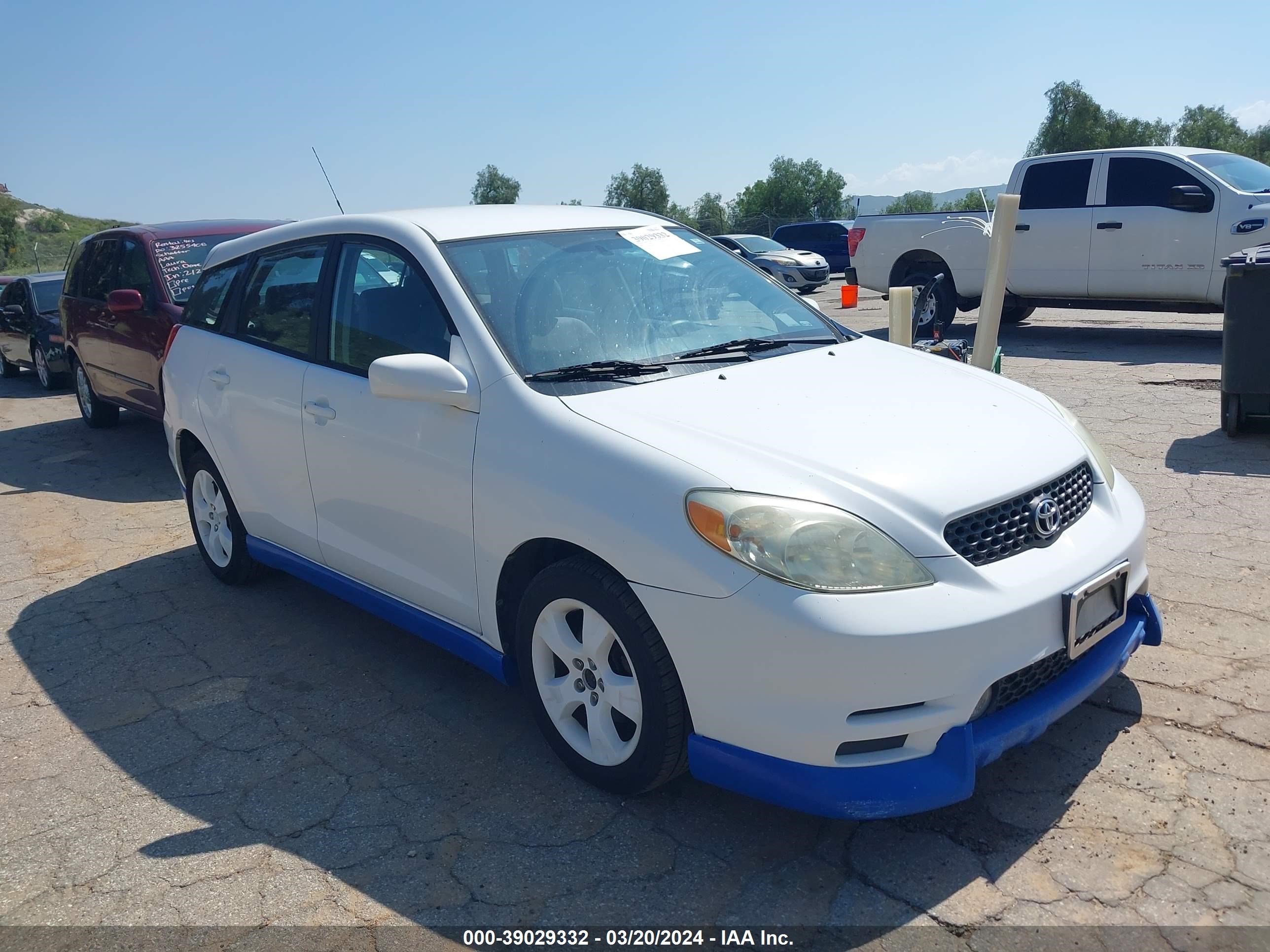 TOYOTA MATRIX 2004 2t1kr32e84c309915