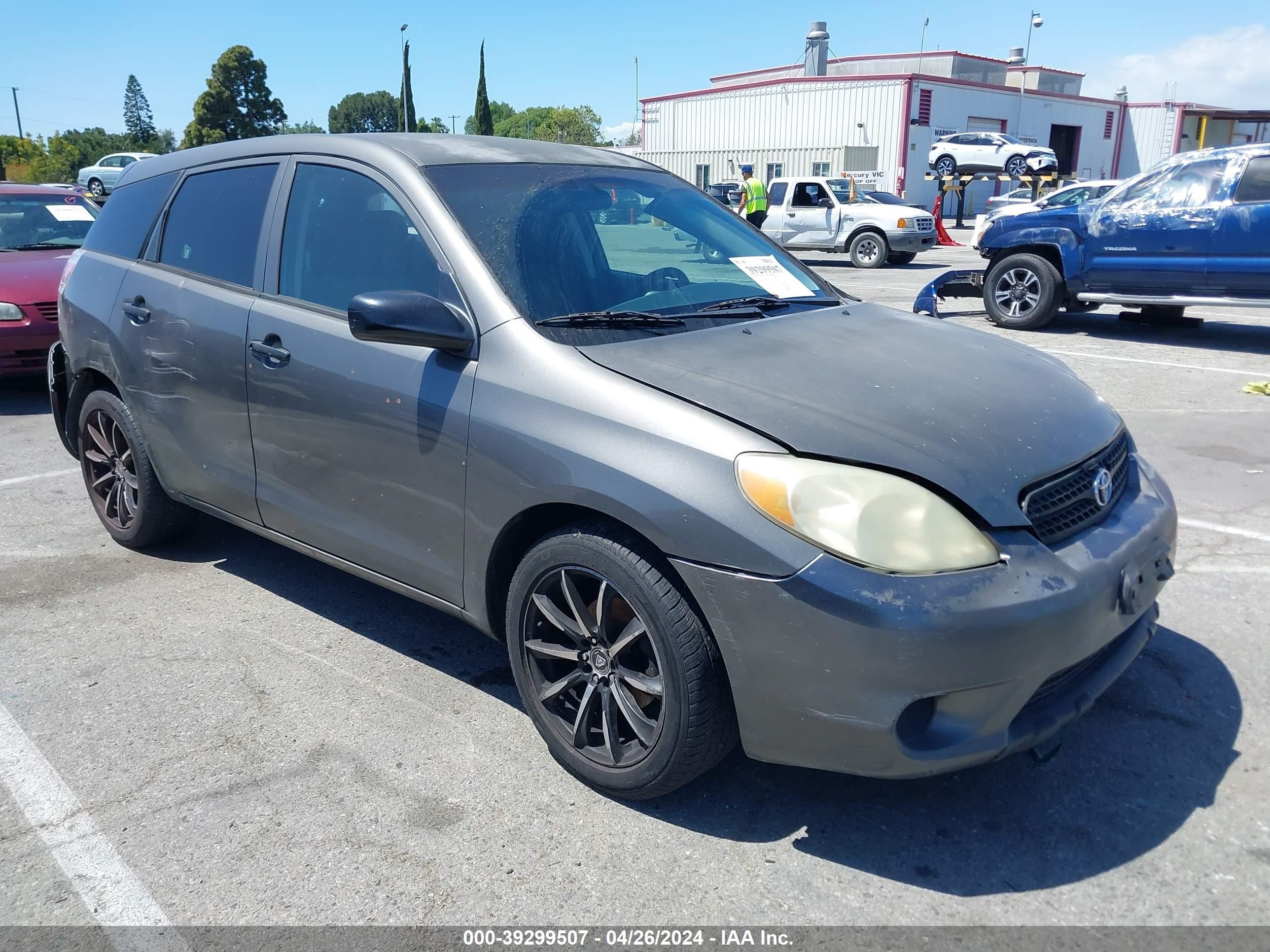 TOYOTA MATRIX 2005 2t1kr32e85c436746