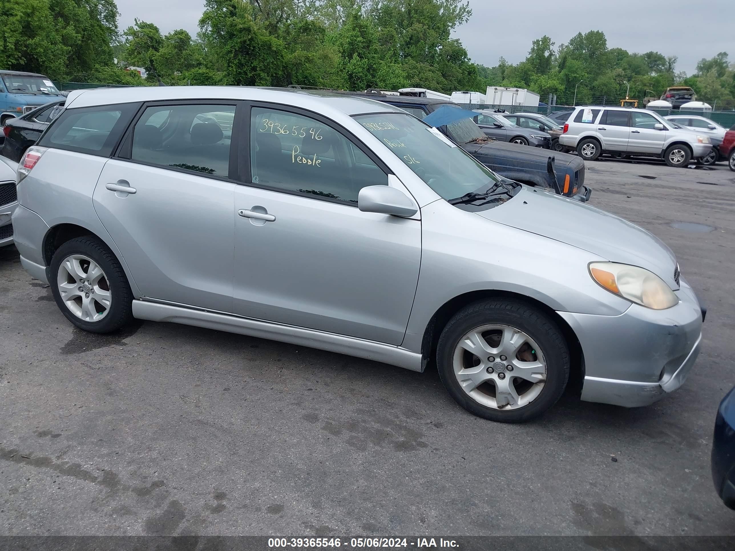 TOYOTA MATRIX 2005 2t1lr30e15c550711