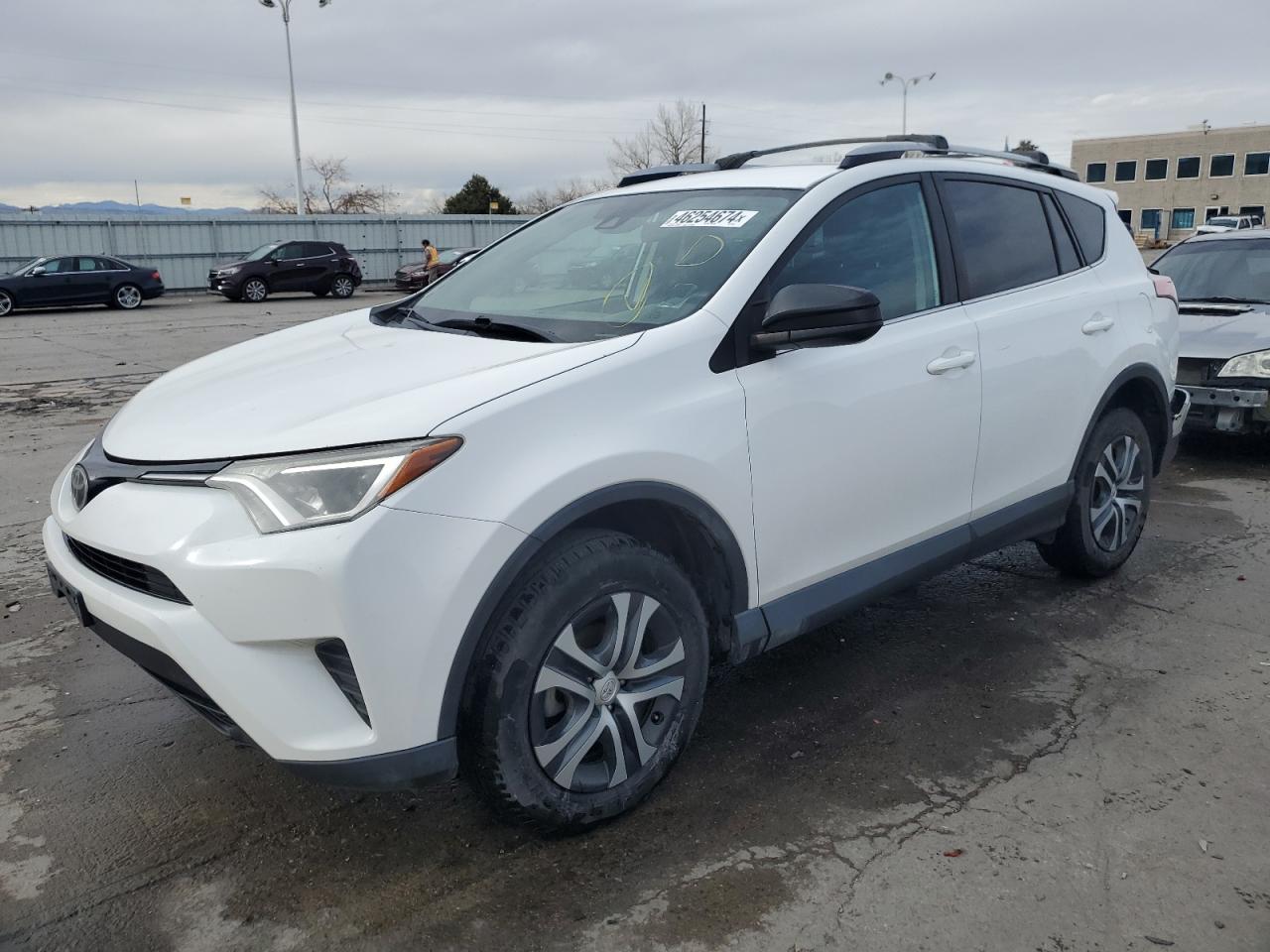 TOYOTA RAV 4 2017 2t3bfrev0hw607961