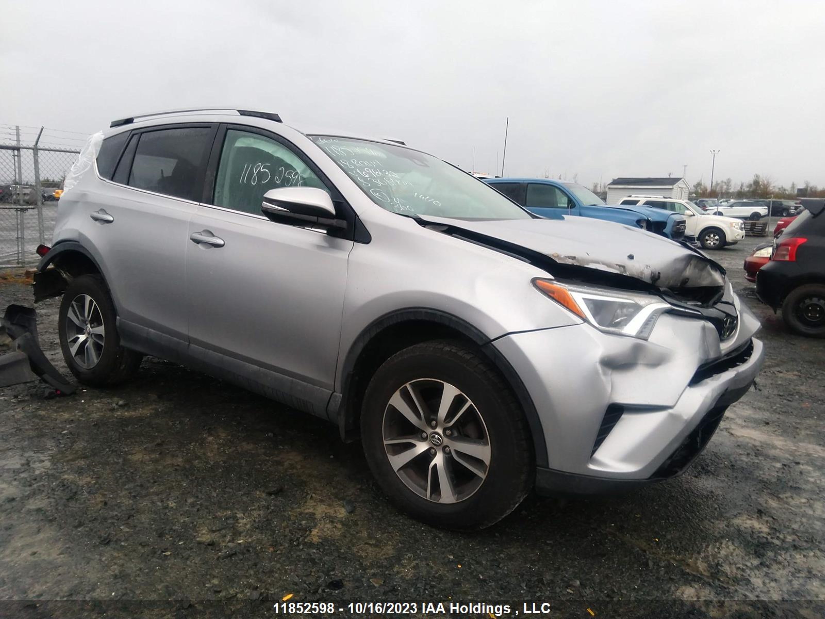 TOYOTA RAV 4 2018 2t3bfrev2jw696132