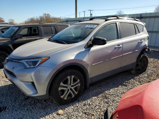 TOYOTA RAV4 LE 2018 2t3bfrev2jw722728