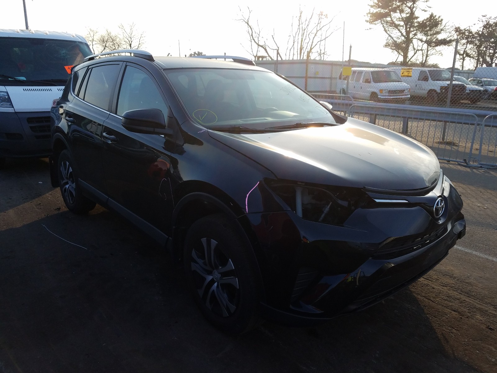 TOYOTA RAV4 LE 2016 2t3bfrev4gw489248