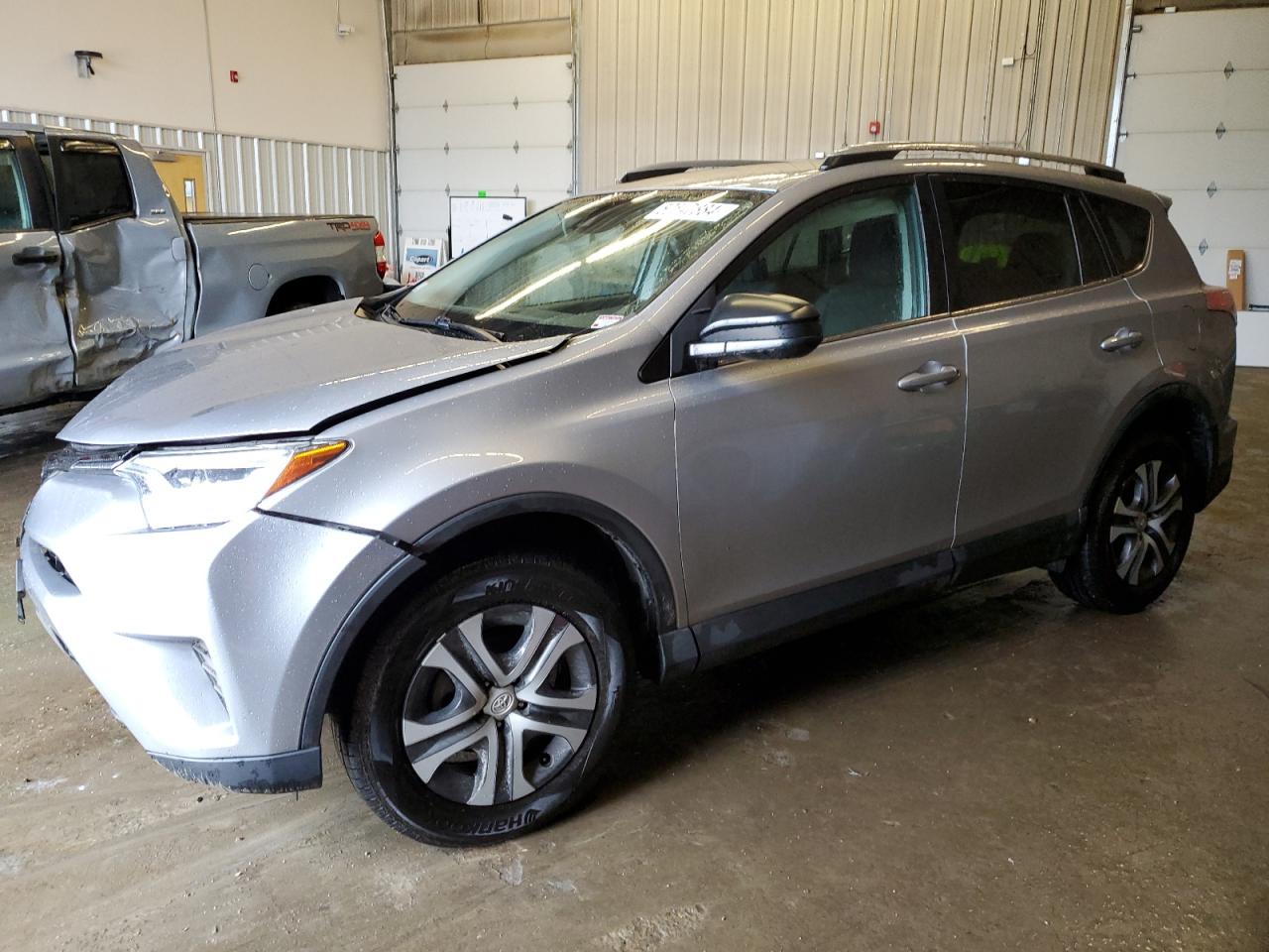 TOYOTA RAV 4 2017 2t3bfrev4hw574916