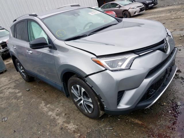 TOYOTA RAV4 LE 2017 2t3bfrev5hw575069