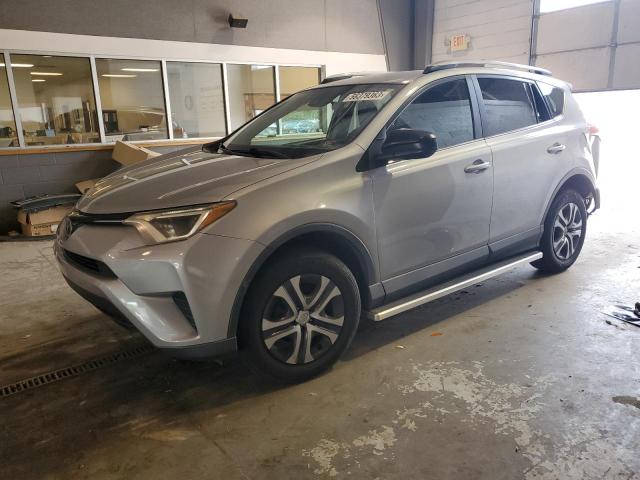 TOYOTA RAV4 LE 2017 2t3bfrev5hw580031