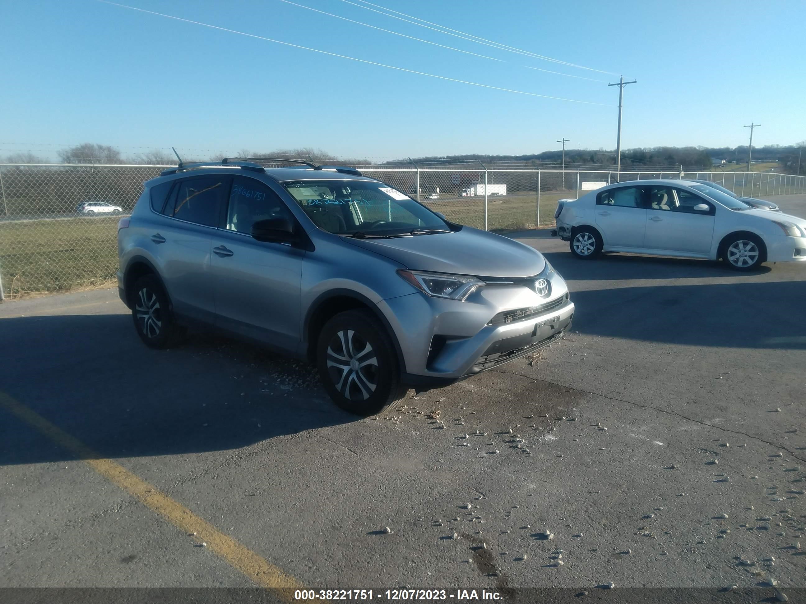 TOYOTA RAV 4 2016 2t3bfrev7gw418125