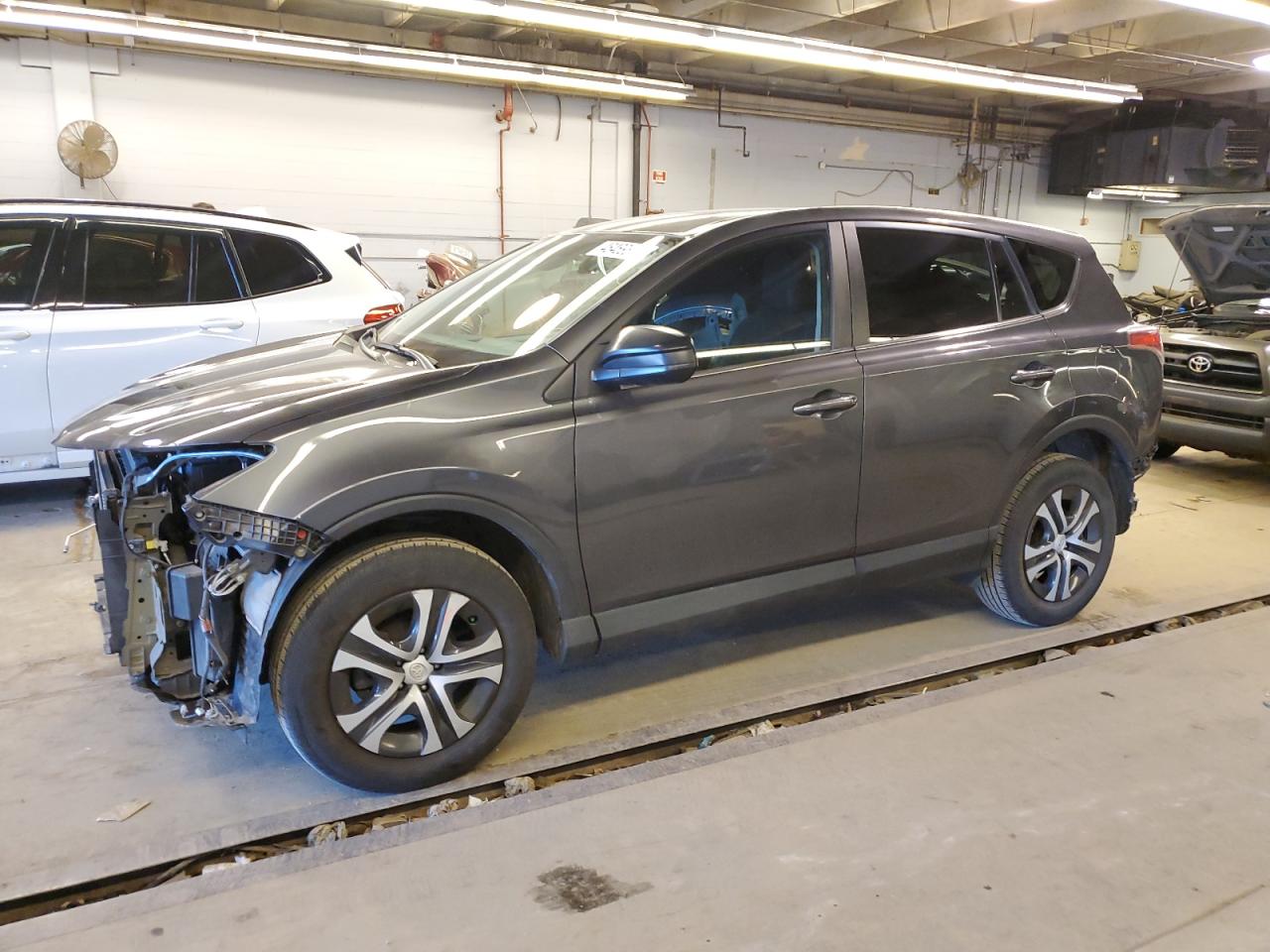 TOYOTA RAV 4 2017 2t3bfrev9hw662649