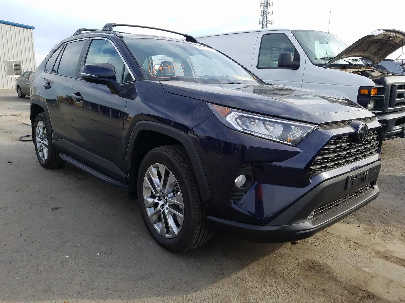 TOYOTA RAV4 XLE P 2021 2t3c1rfv1mc091879