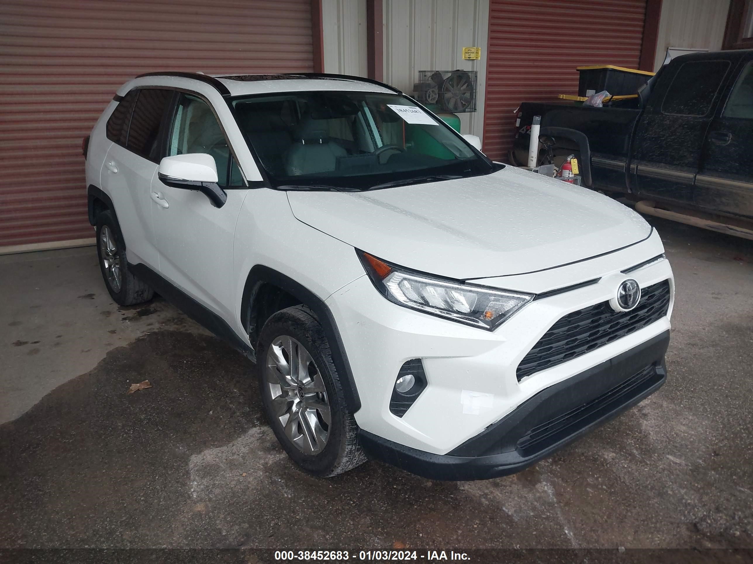 TOYOTA RAV 4 2021 2t3c1rfv4mw138322