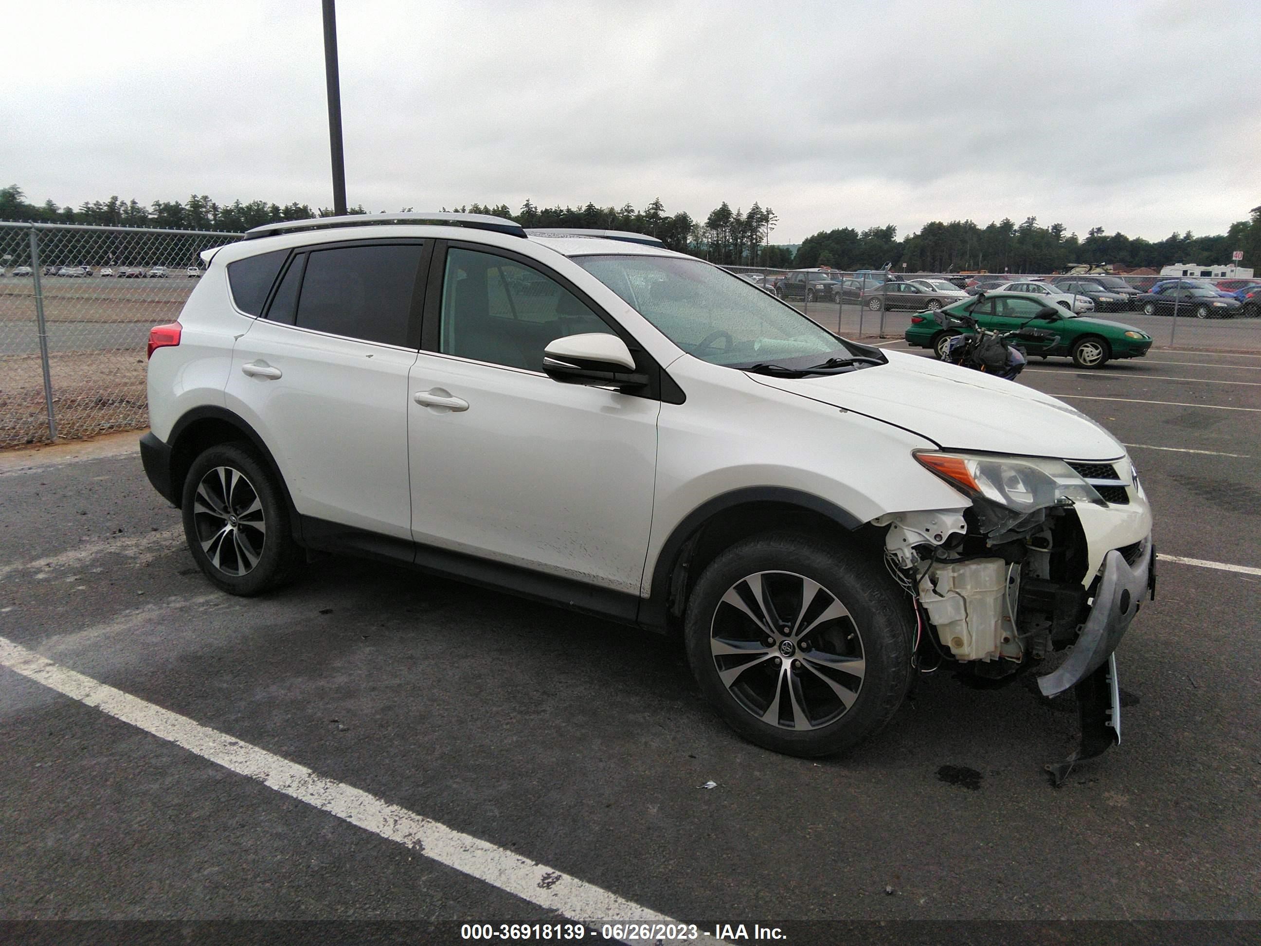 TOYOTA RAV 4 2015 2t3dfrev2fw318750