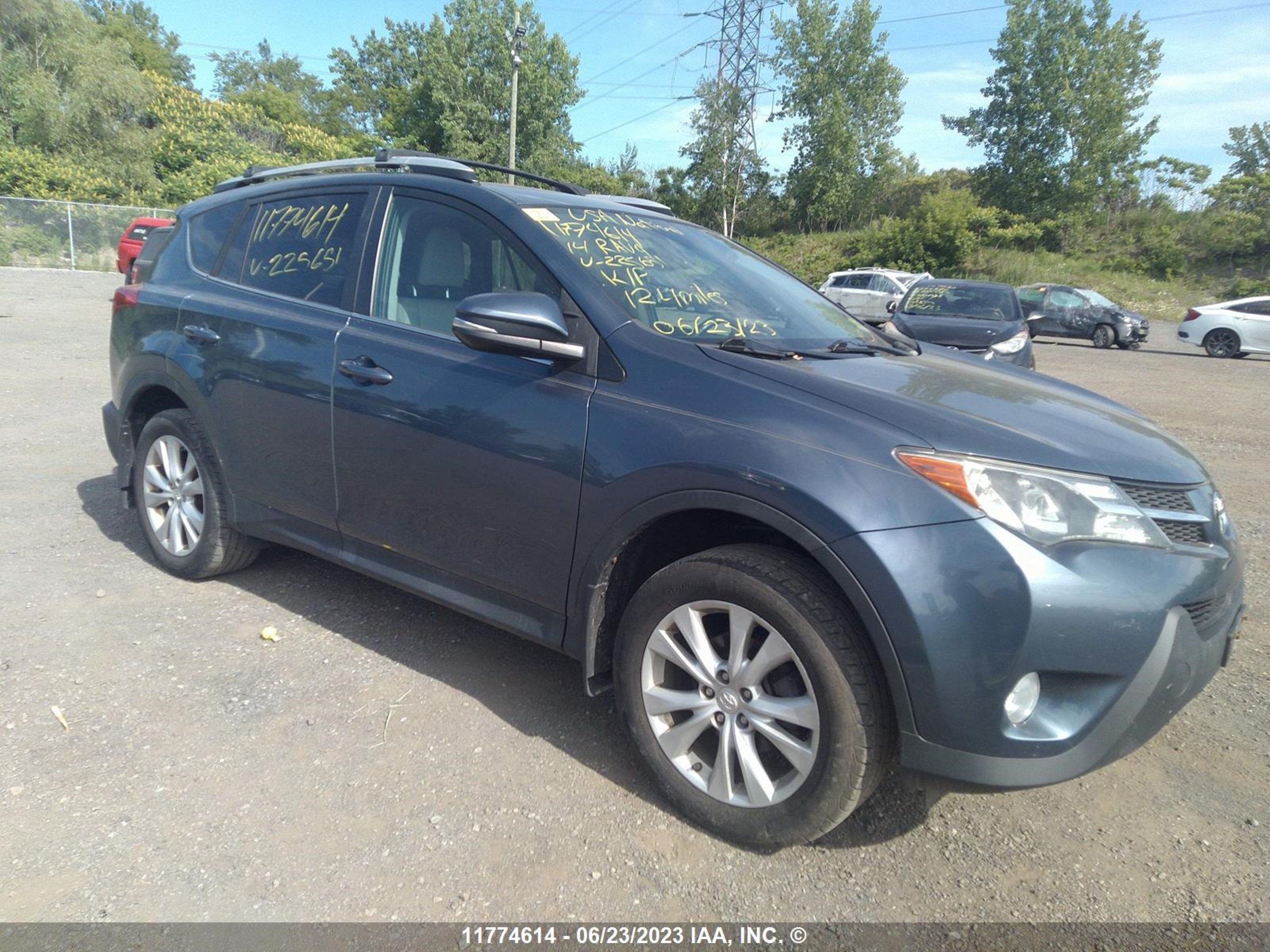 TOYOTA RAV 4 2014 2t3dfrev8ew225651