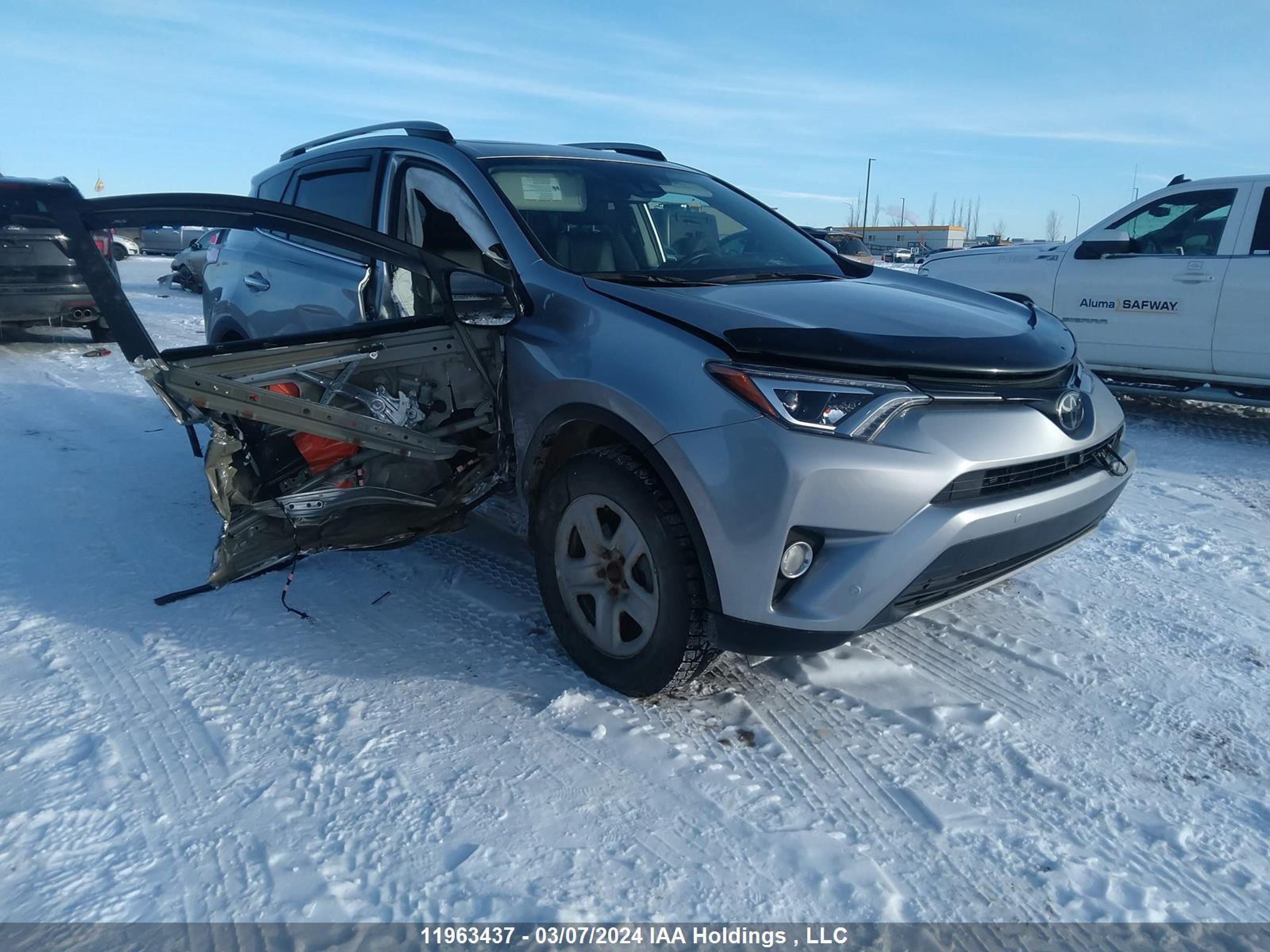 TOYOTA RAV 4 2017 2t3dfrev8hw546030