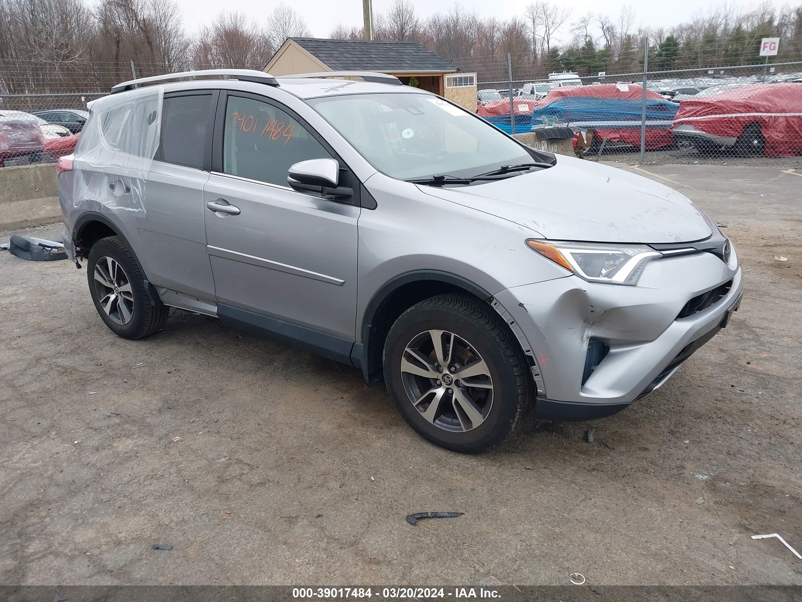 TOYOTA RAV 4 2018 2t3rfrev0jw724217