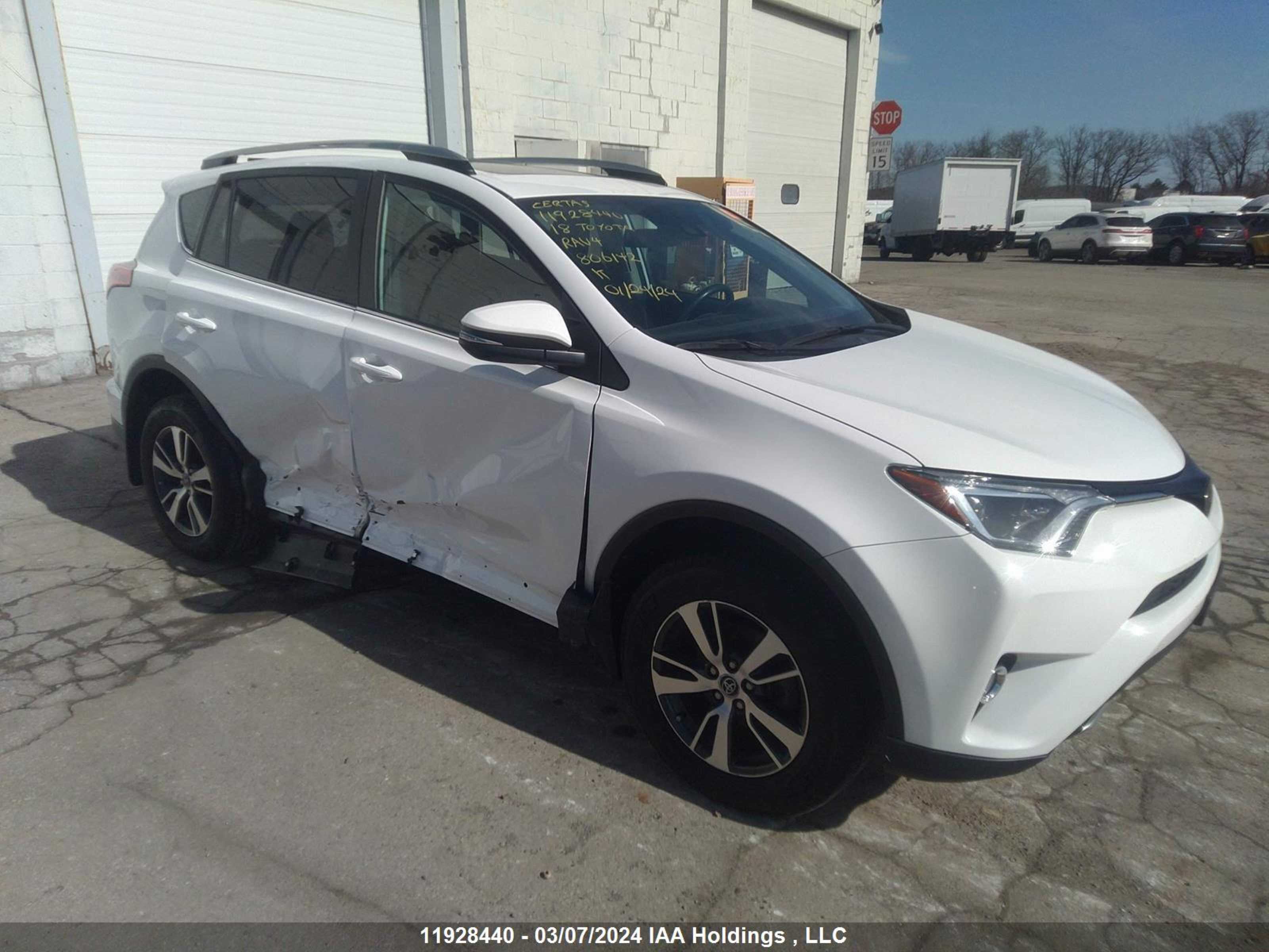 TOYOTA RAV 4 2018 2t3rfrev0jw806142